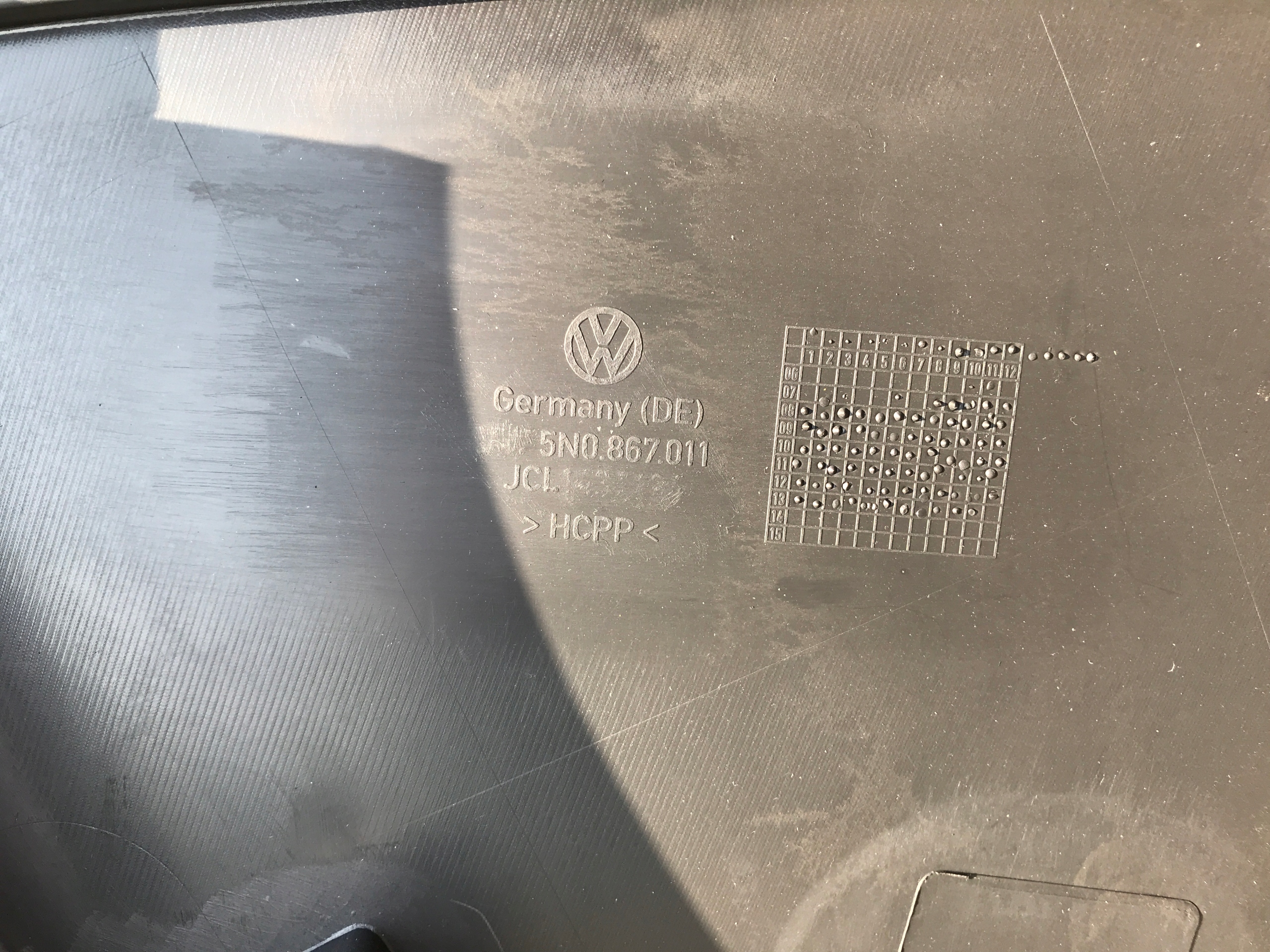 side door left front VW TIGUAN 5N0867011