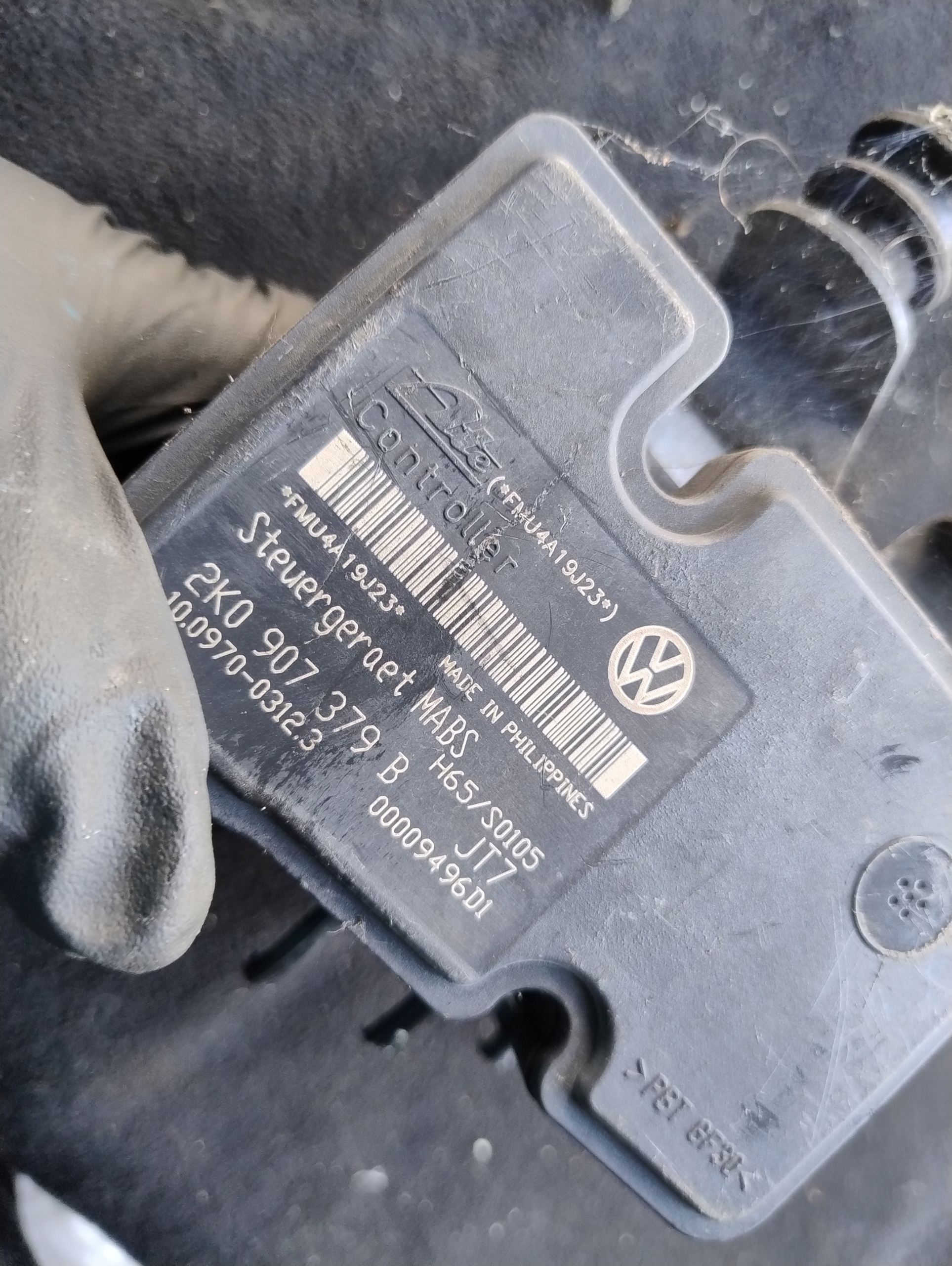 Pompa ABS VOLKSWAGEN CADDY III 2K0907379B 2K0614117B
