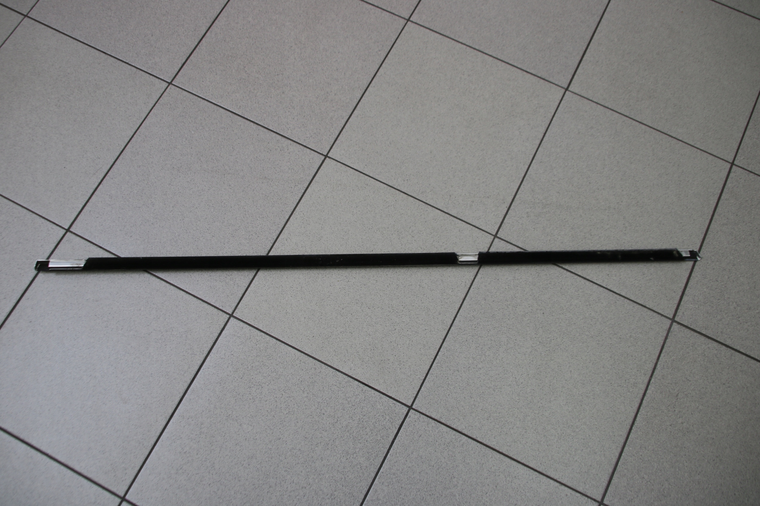 BMW E39 KOMBI moulding dust exterior door right rear part CHROM