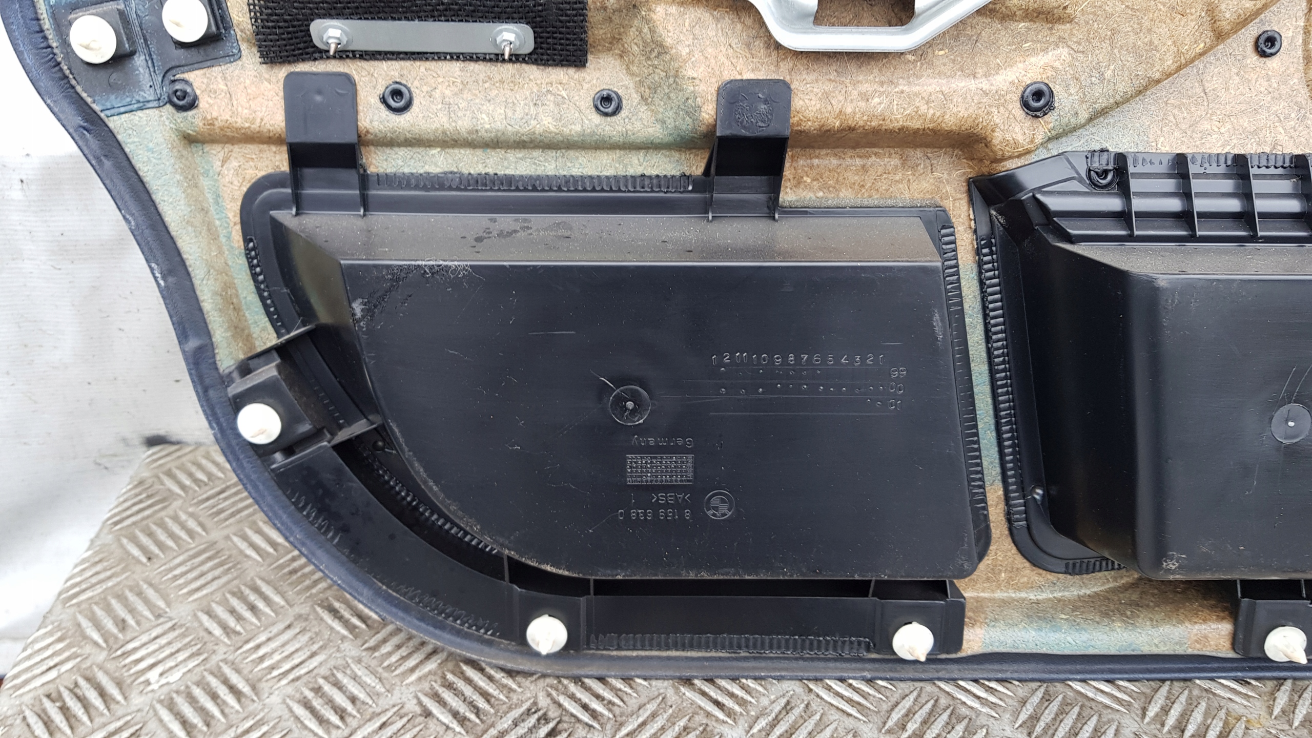 BMW 5 E39 side upholstery front right DEKOR wood JASNE