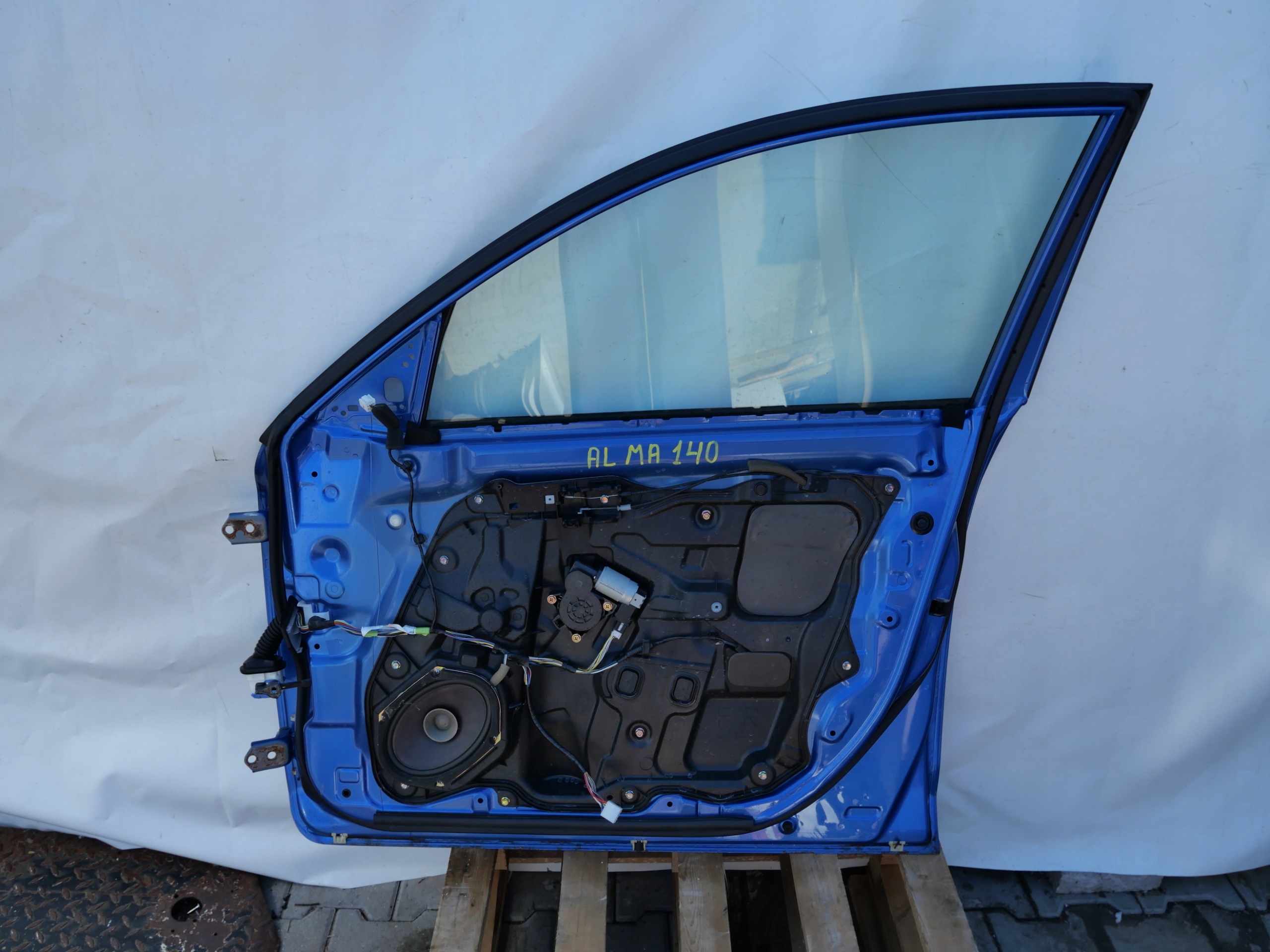 MAZDA 3 left door front