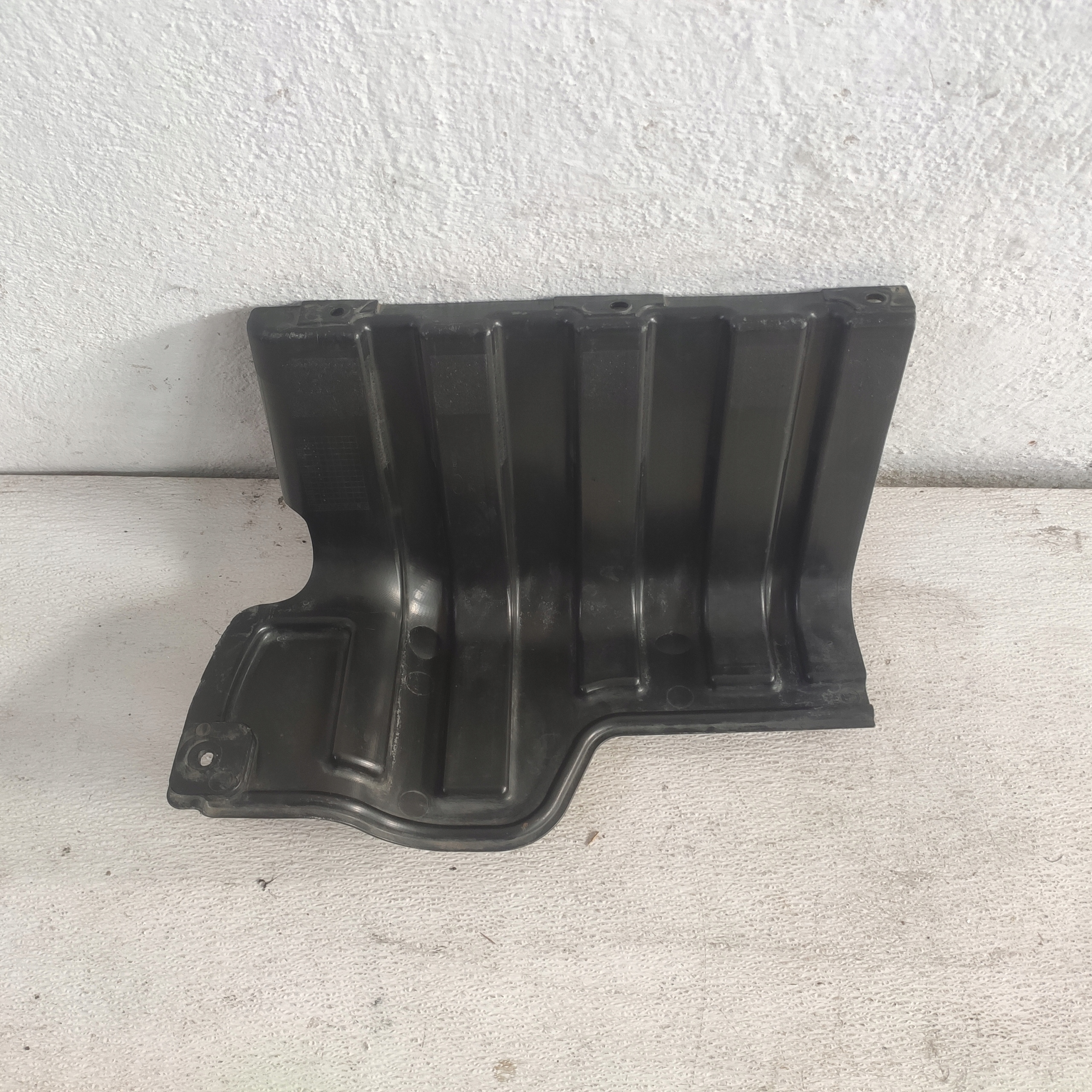 KIA PICANTO II 2013 cover lower of the engine right