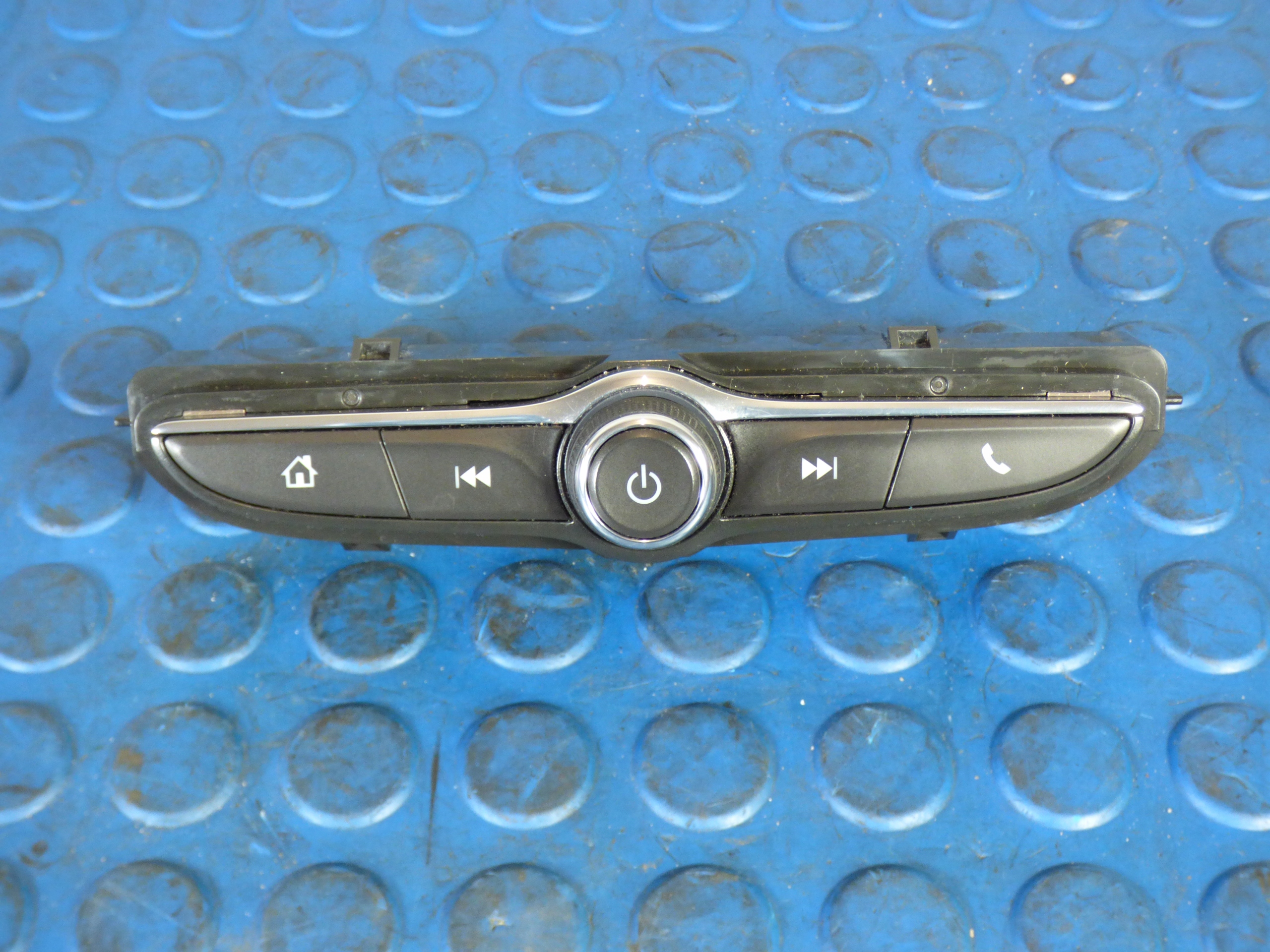 panel radia 42565562 555343750 OPEL ASTRA K V