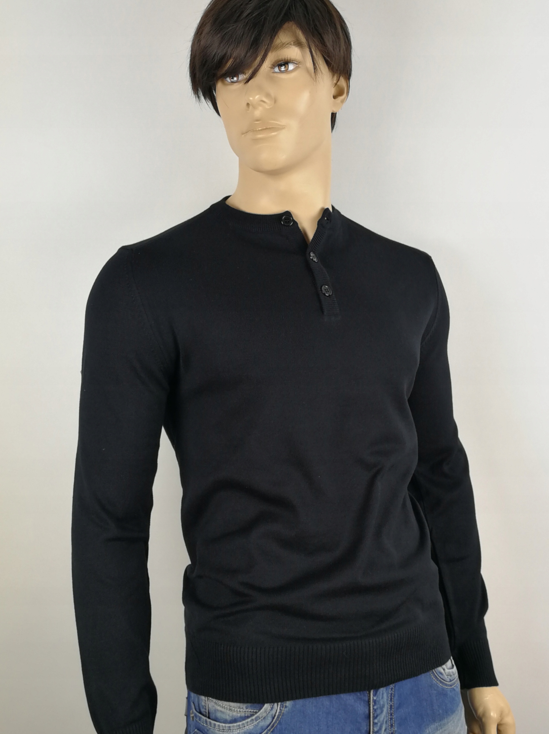 

sweter półgolf na guziki Produkt Polski czarny L