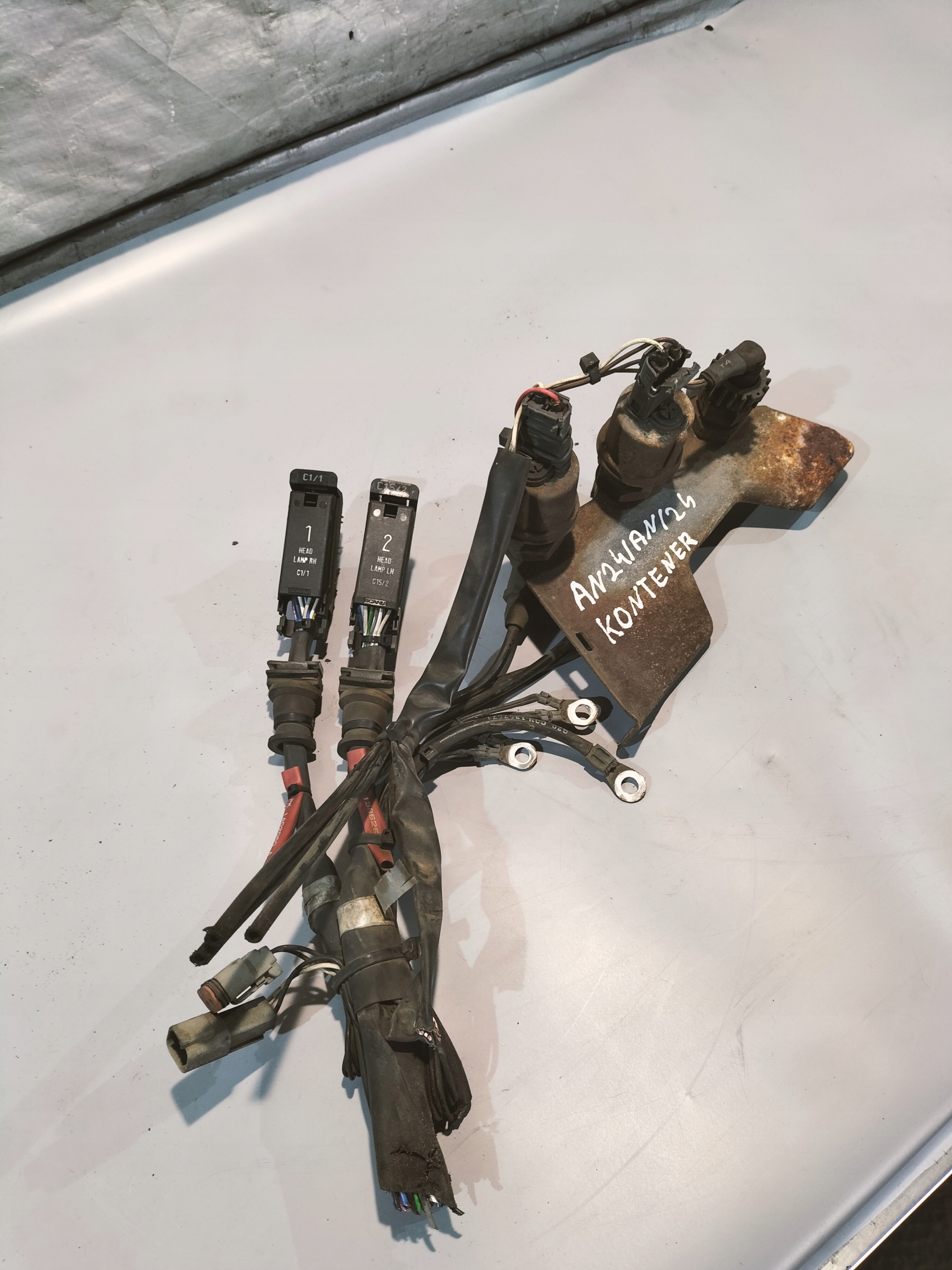 sensor valve control of pressure air SCANIA 4