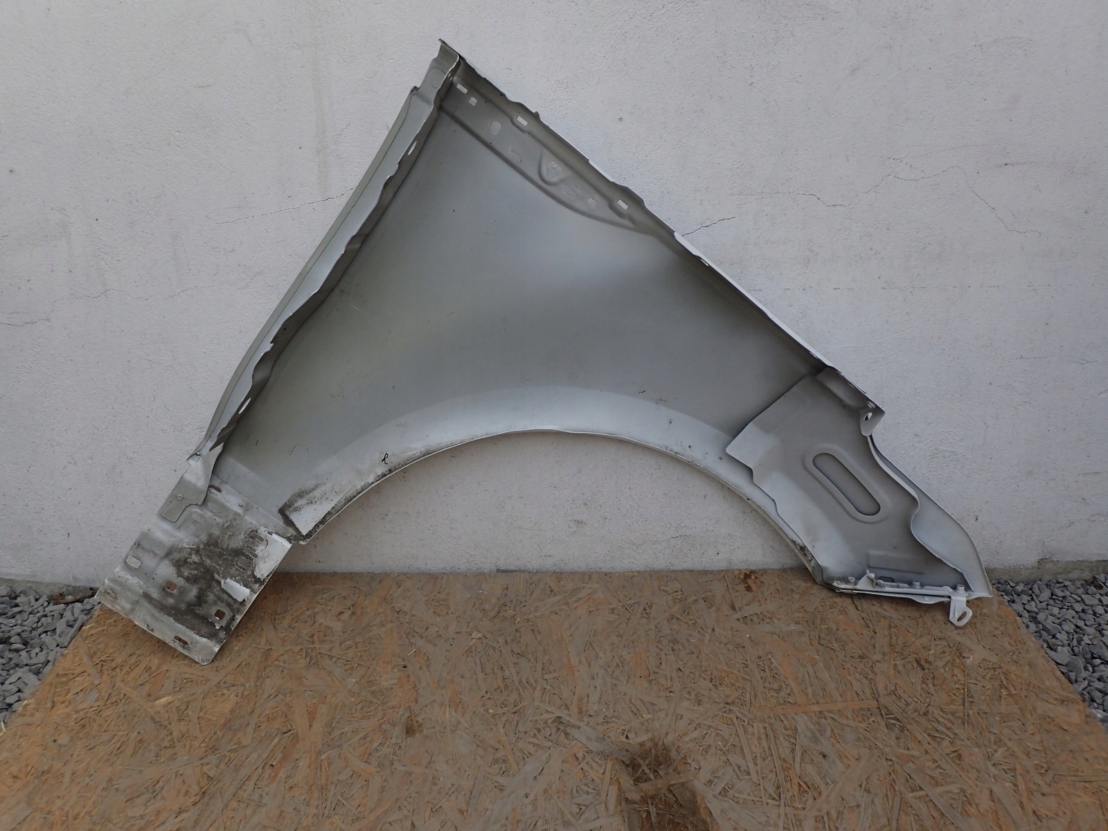 fender left front front RANGE ROVER VELAR L560