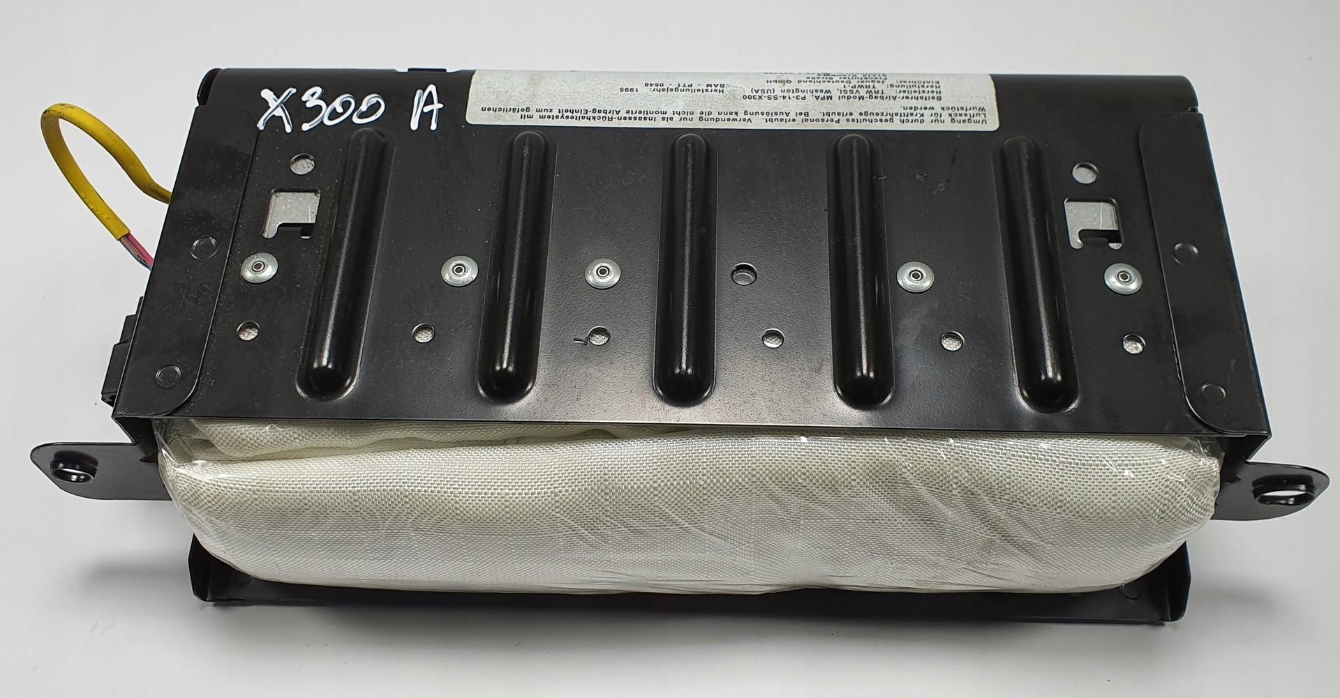 подушка подушки безопасности пассажира jaguar XJR X300 HNA9670BA