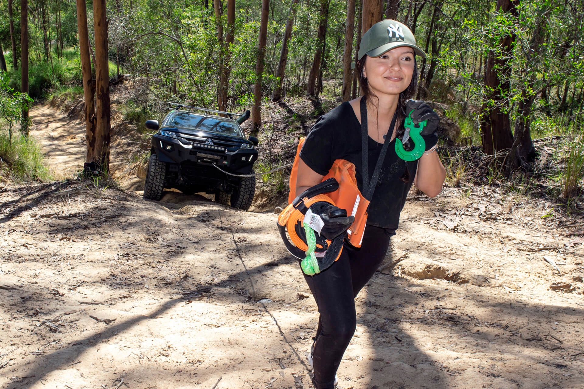 WYCIĄGARKA 6HP 13000LBS/ 5900kg Z LINĄ SYNTETYCZNĄ EAN (GTIN) 5905247907493