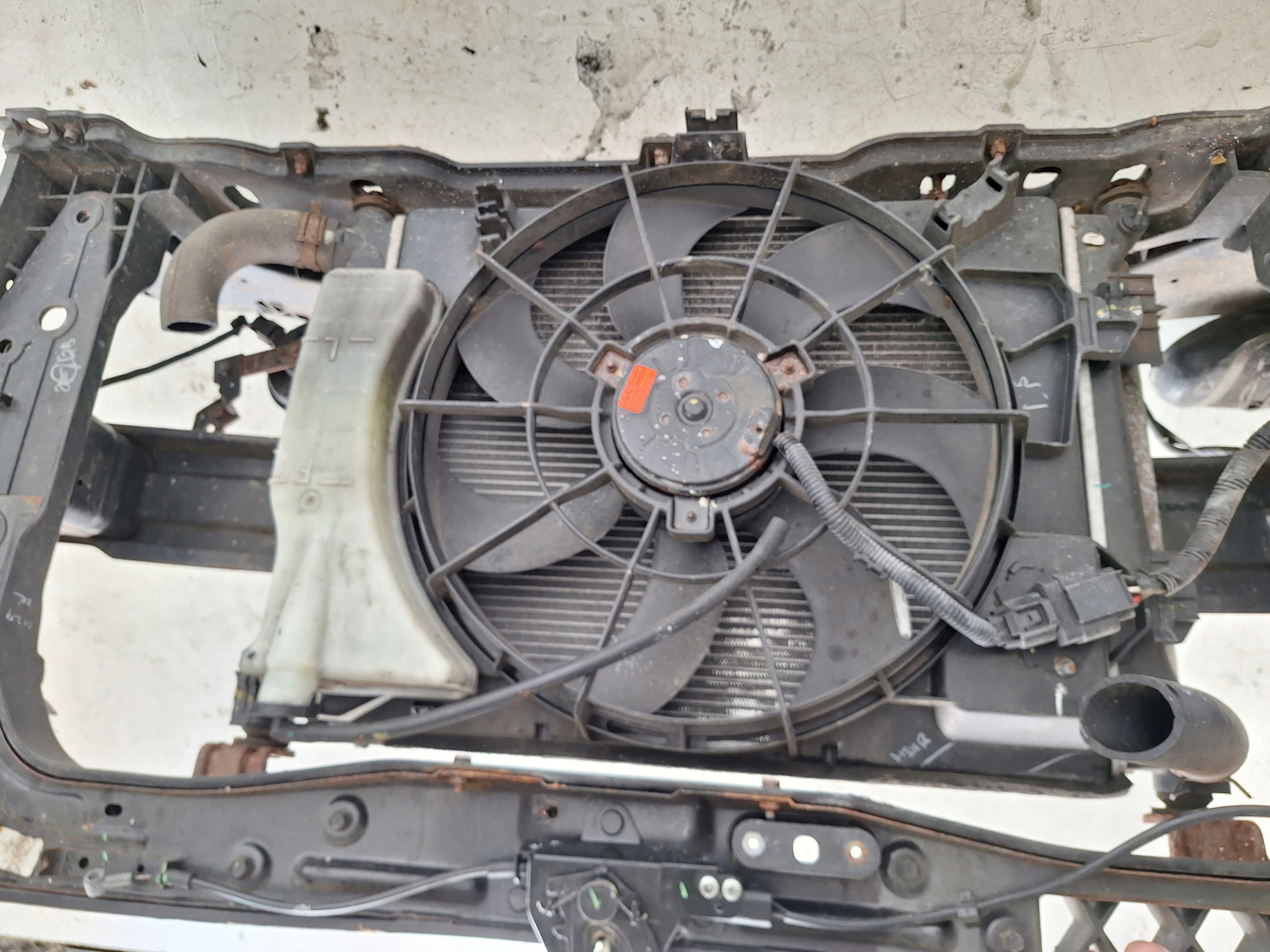 HYUNDAI I20 LIFT 12-15 support panel for radiators petrol