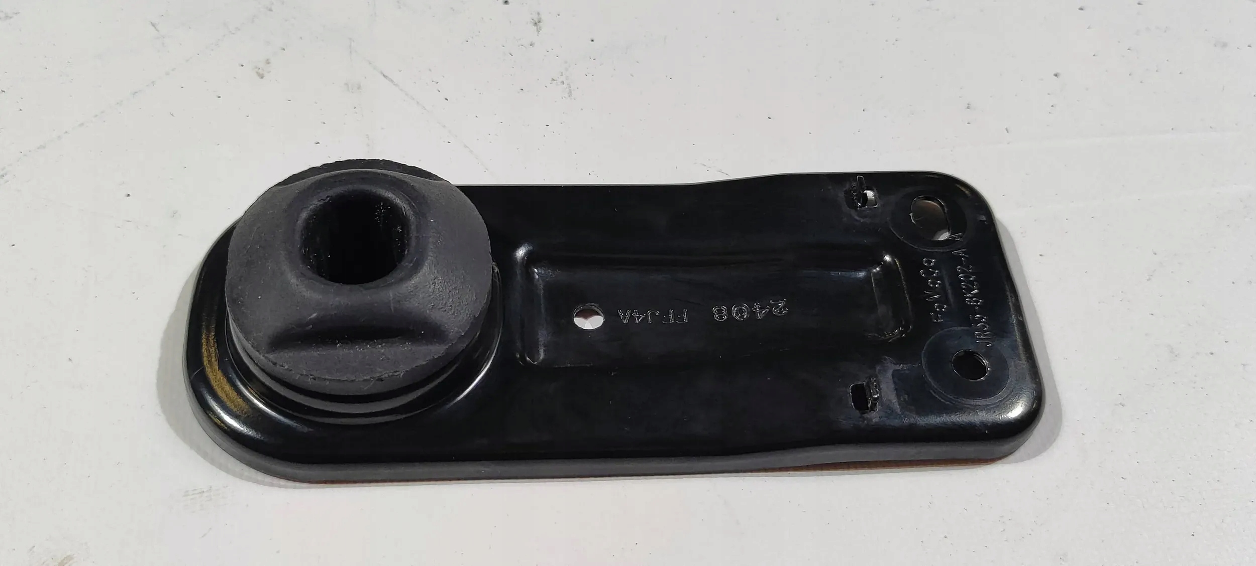 holder radiator bracket Ford Mustang 2018