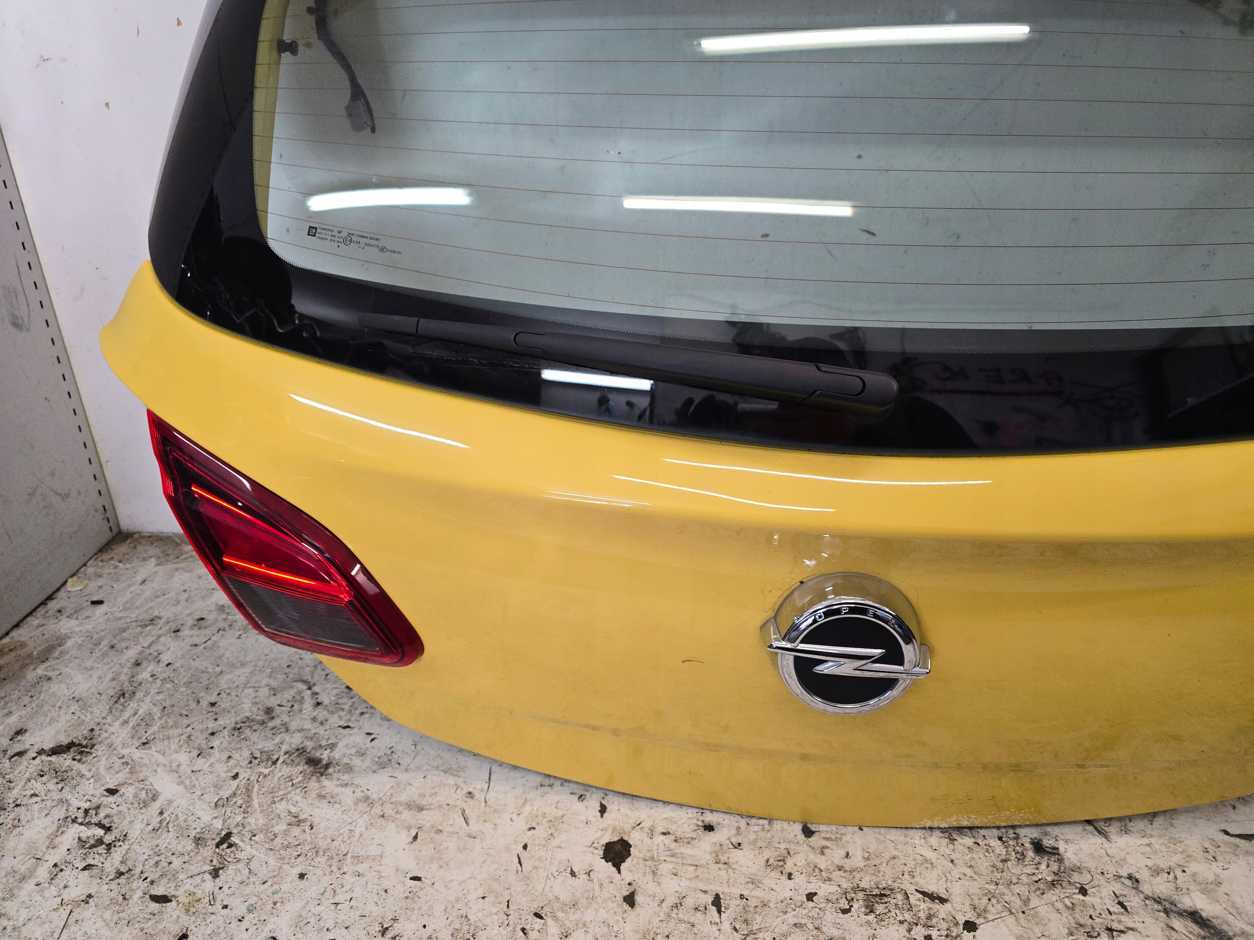 OPEL CORSA E 5 door 5D trunk door boot Z40Q