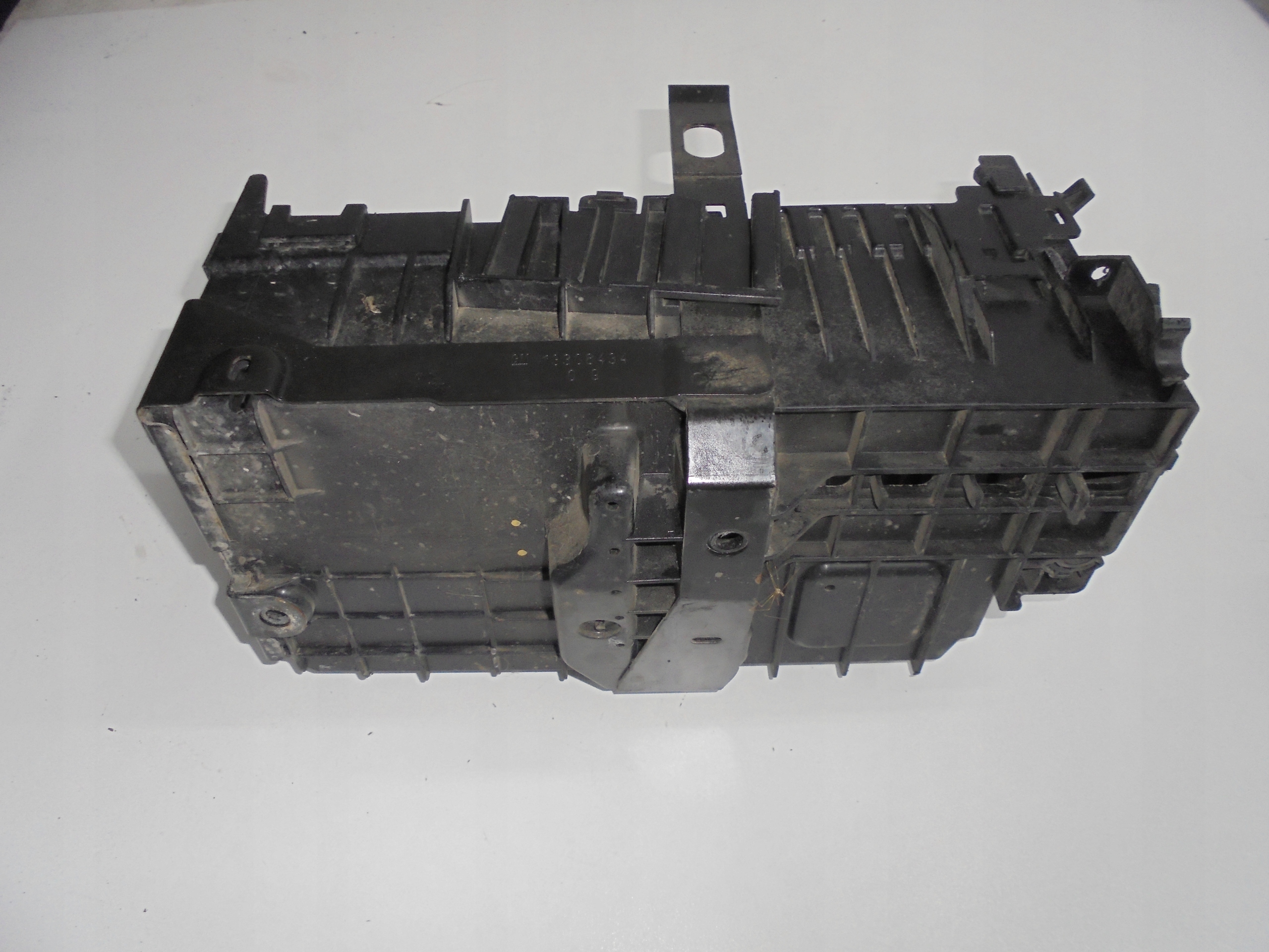 OPEL ASTRA IV J držák akumulátoru 09-14R