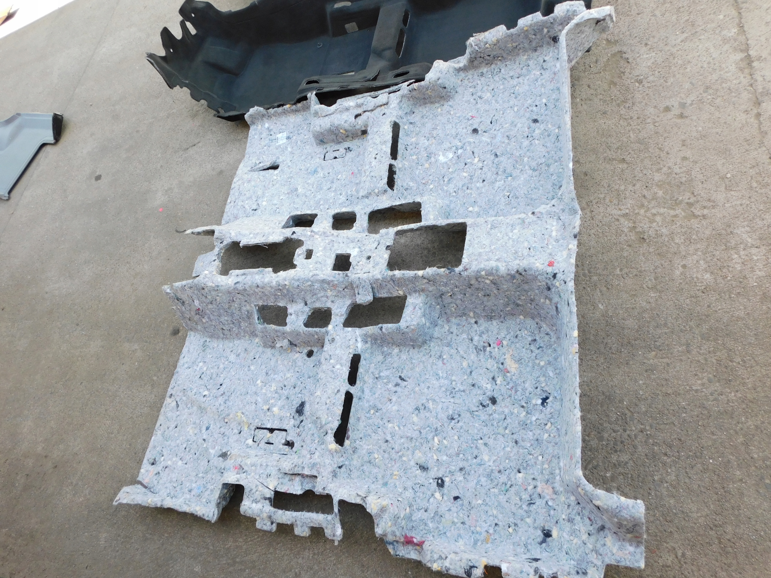 AUTOTEPPICHE Matte Teppich des Bodens komplet Audi Q3 83B863367 element oben unterer