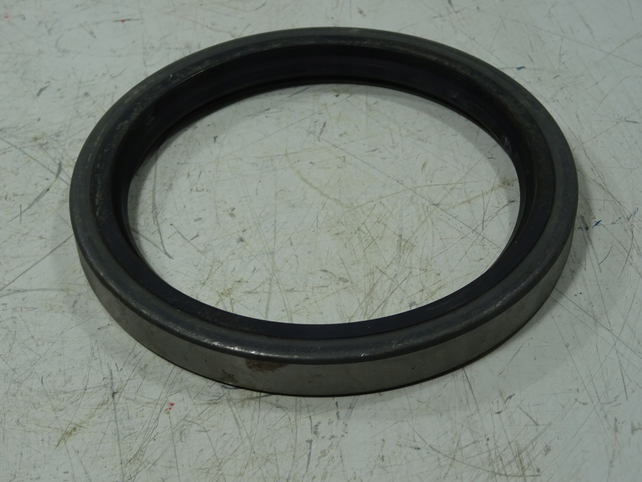 USZCZELNIACZ WAŁU CFW4 B2U5 SIMMERRINGE 100X125X13 Producent części Inny