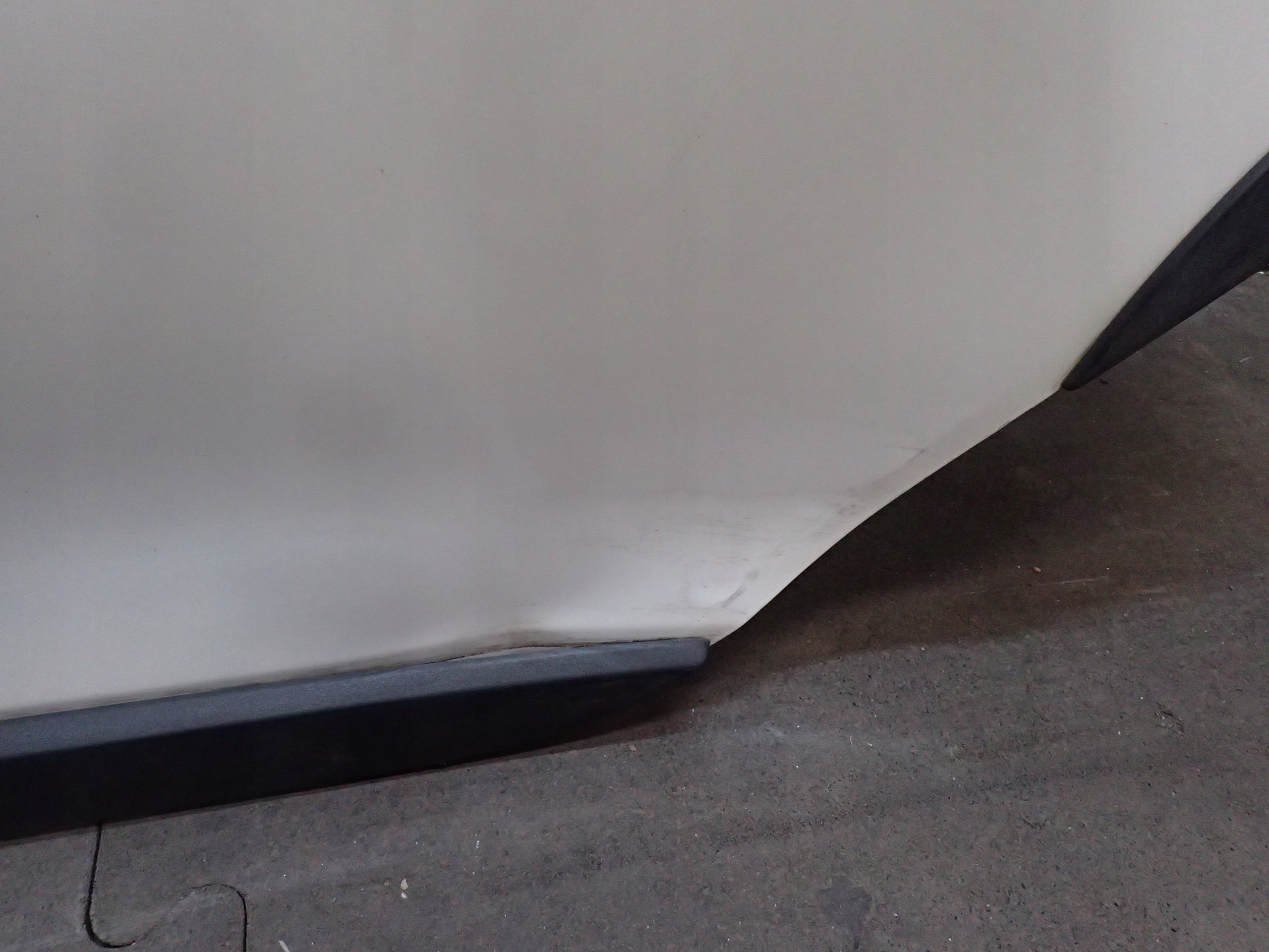 DRZWI TYŁ LEWE PEUGEOT 2008 Kolor do lakierowania