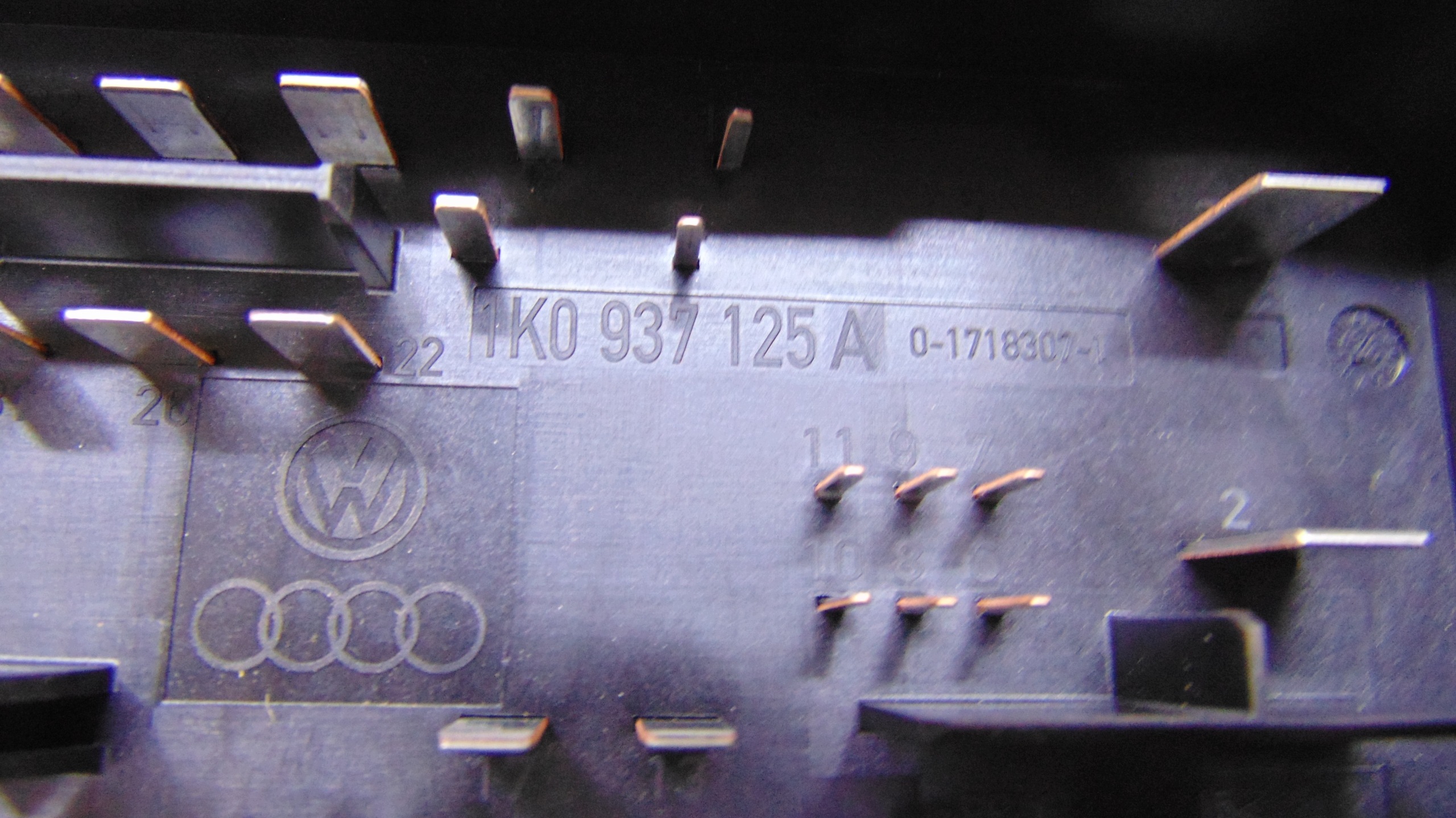 Module fusibles VW GOLF V HB 03-10 ROK