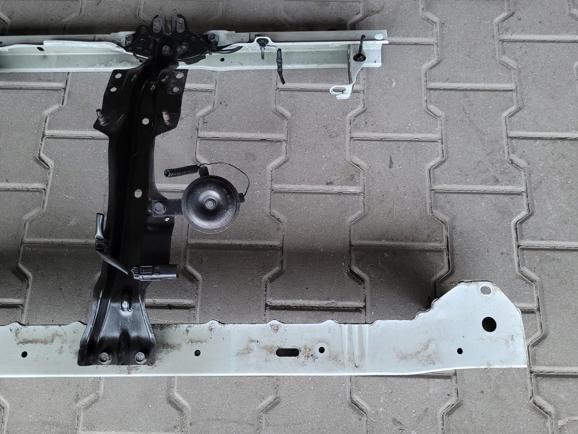 sider front front support panel for radiators pillar NISSAN LEAF II ZE1