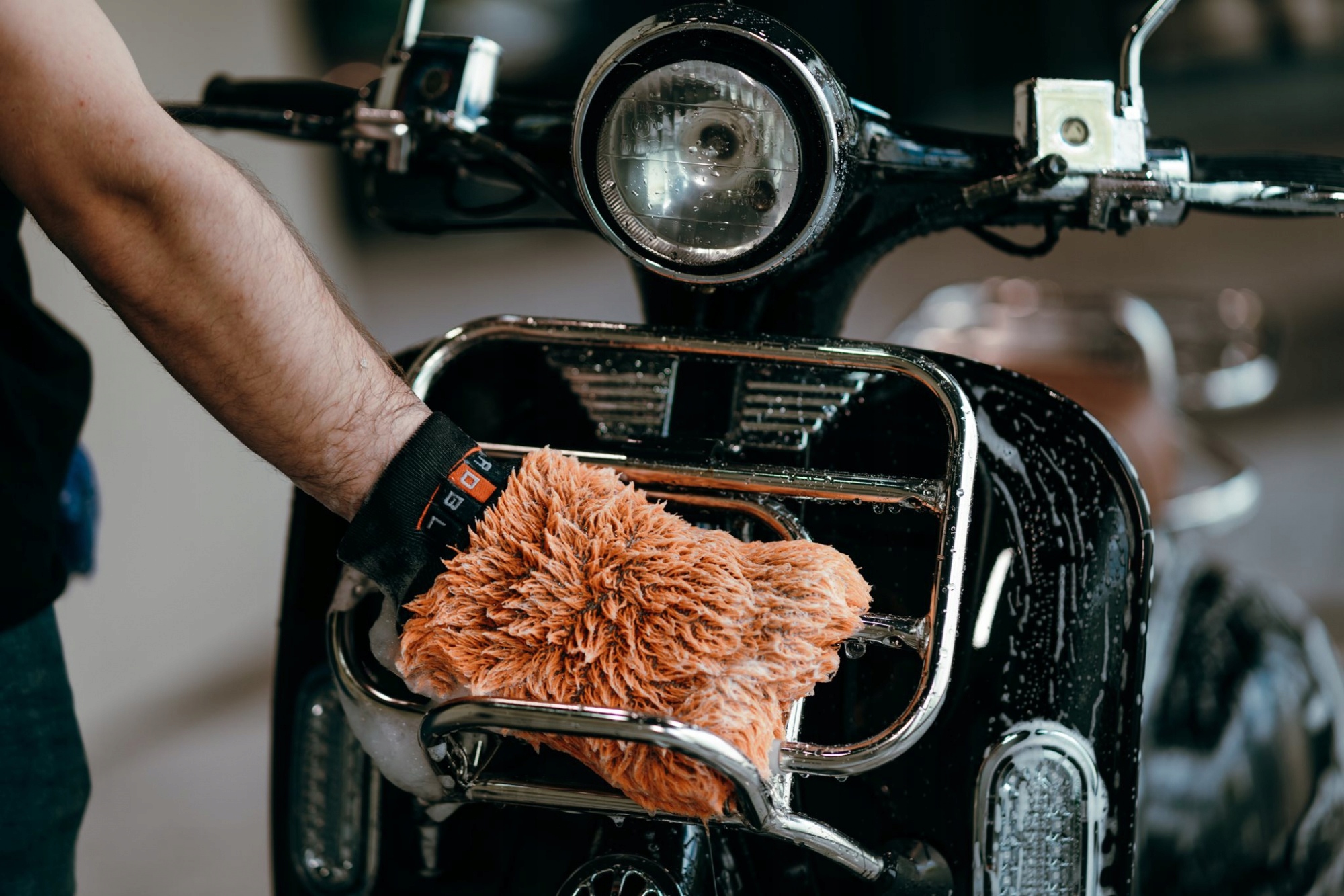 ADBL CAREMITT Rękawica z mikrofibry do mycia auta Kod producenta ADB000081