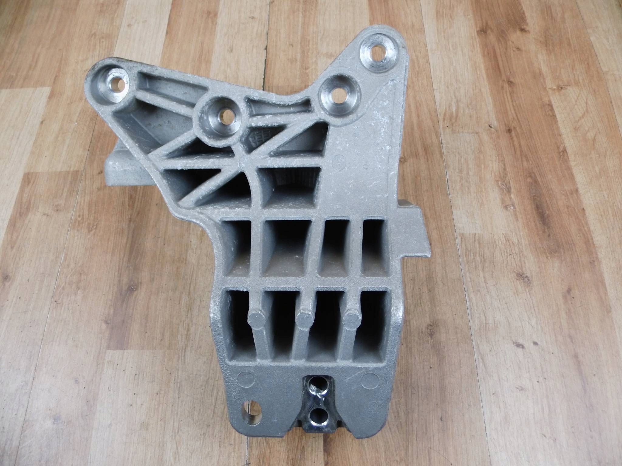 KIA Niro holder holder console engine mount 365940E701