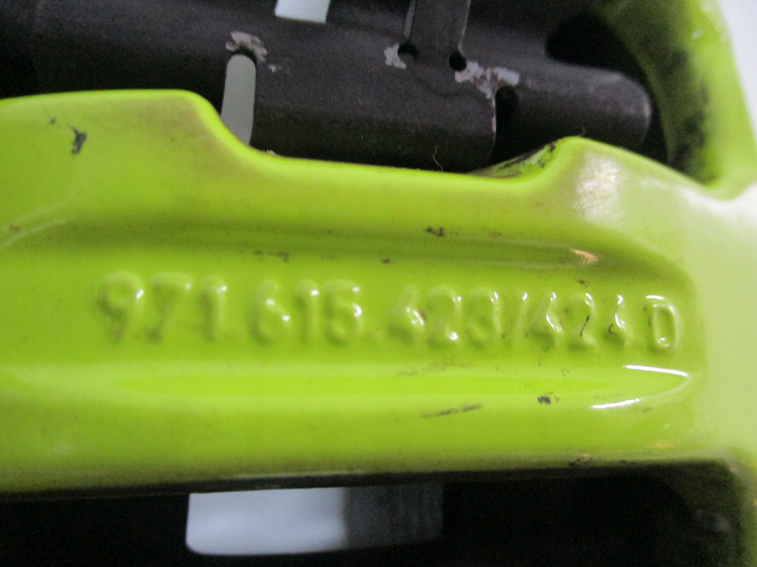 caliper PORSCHE CAYENNE 9Y0 971615423 left rear part