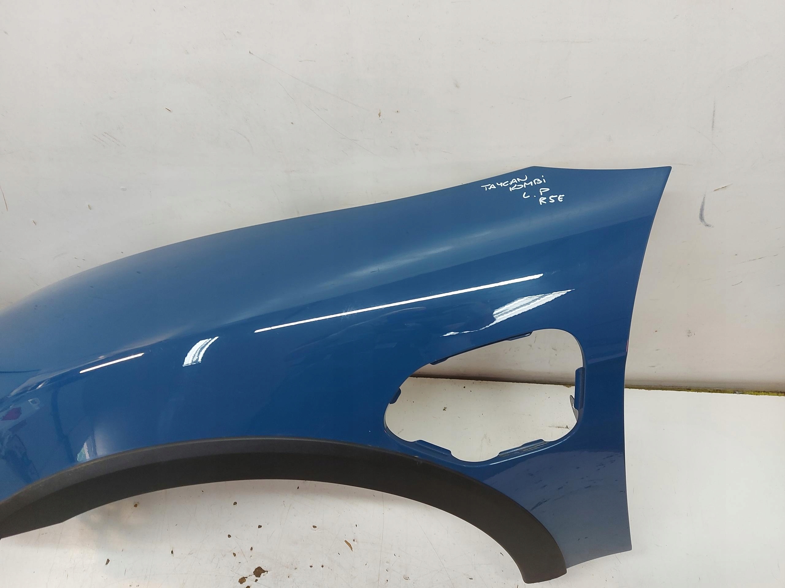 Taycan Cross Turismo fender left front front blue lr5e 9j1821161