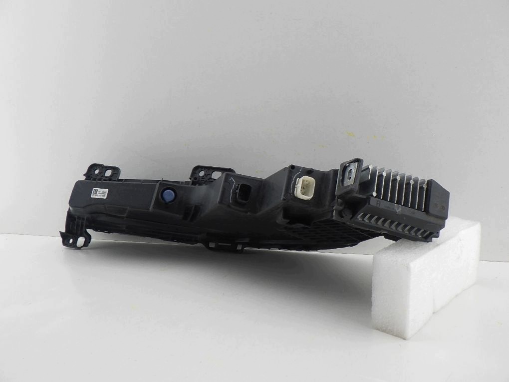 BMW 7 G70 i7 FULL LED DRL light front right