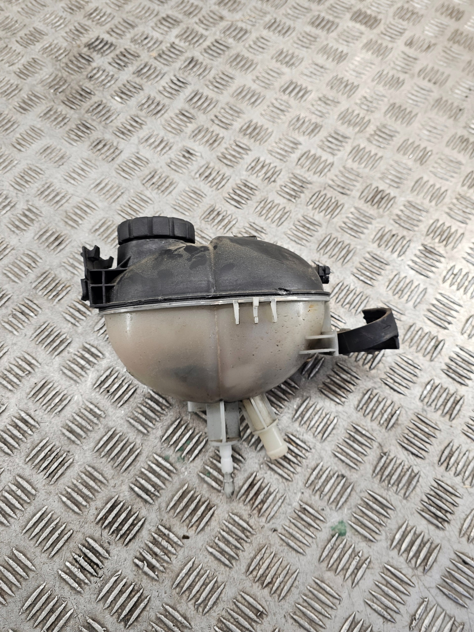 MERCEDES BENZ W204 water tank A2045000549