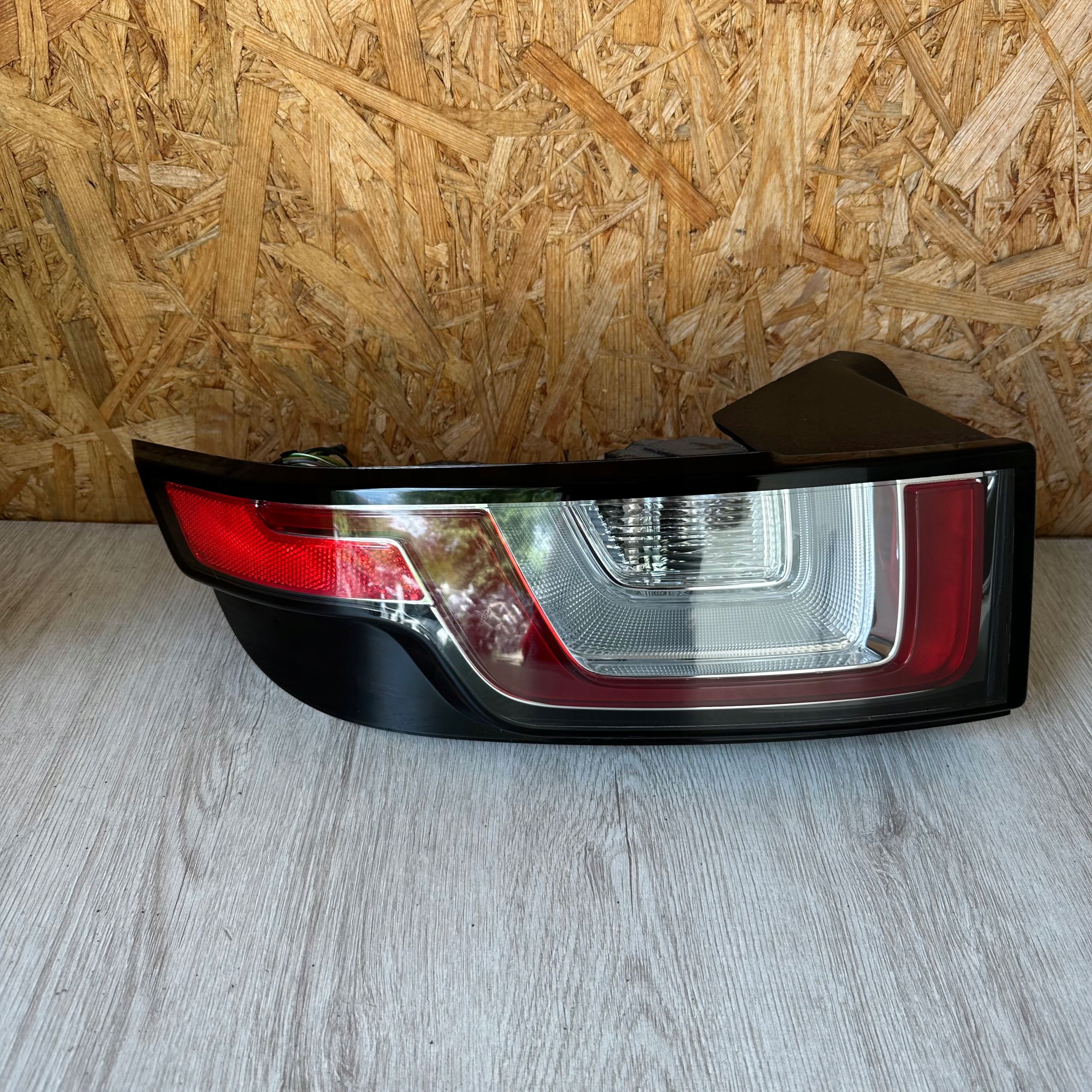 фонарь левый Range Rover Evoque РЕСТАЙЛИНГ 2017 год