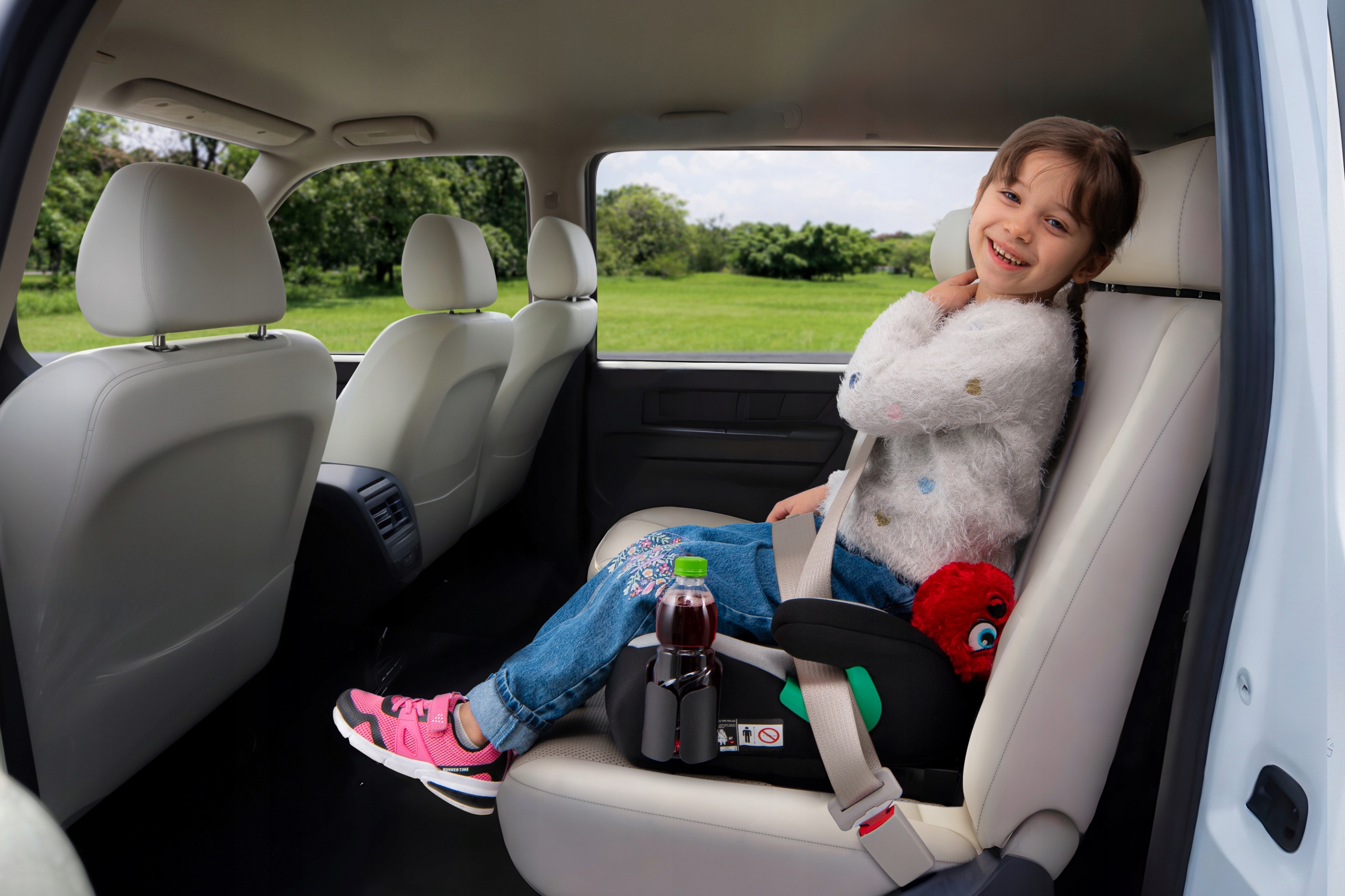 FOTELIK SAMOCHODOWY PODKŁADKA SIEDZISKO CZARNO-SZARY R129 125-150 CM Marka Little Rider