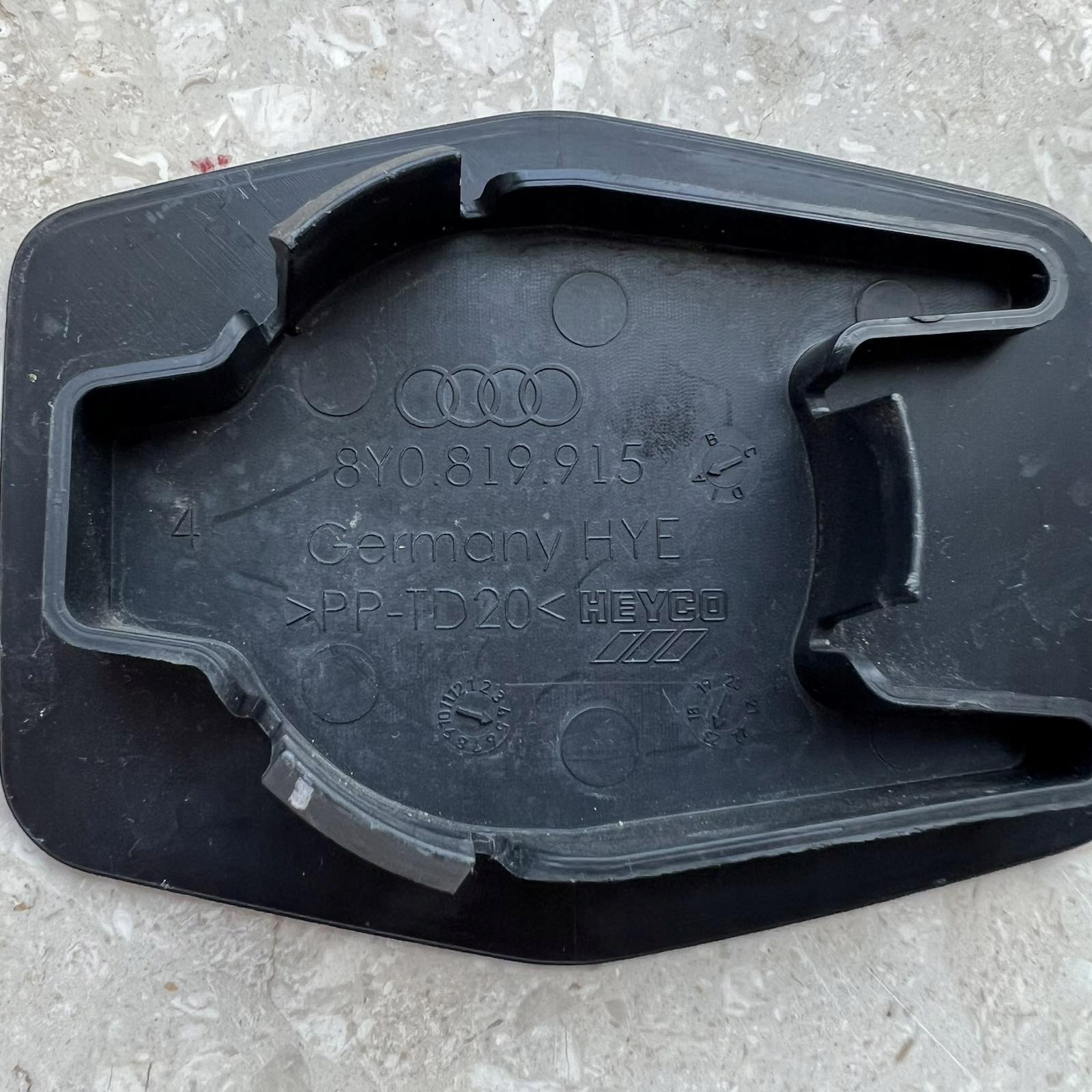 AUDI A3 8Y 2021 spoiler under the window 8Y0819915