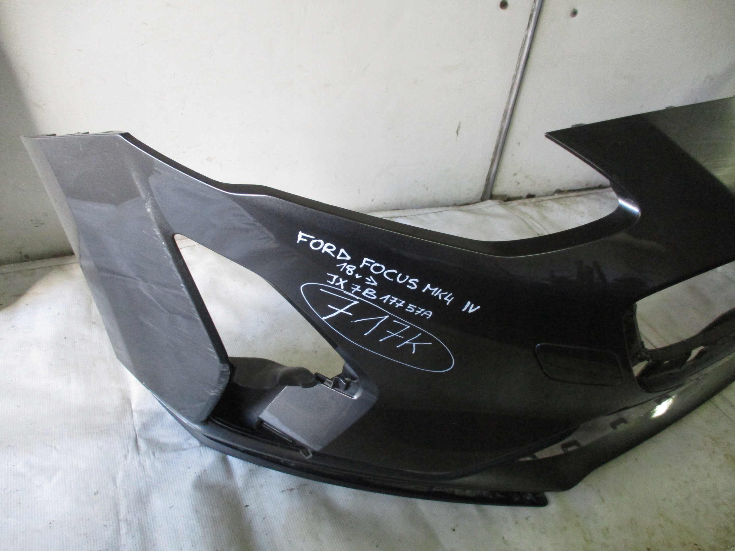 nárazník předek přední Ford Focus MK4 IV 18r- JX7B17757A