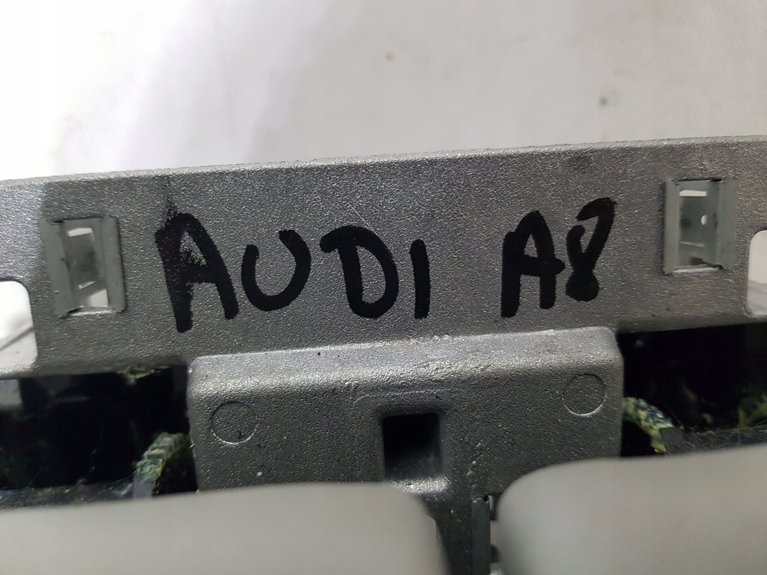TUNEL central armrest AUDI A8 D4