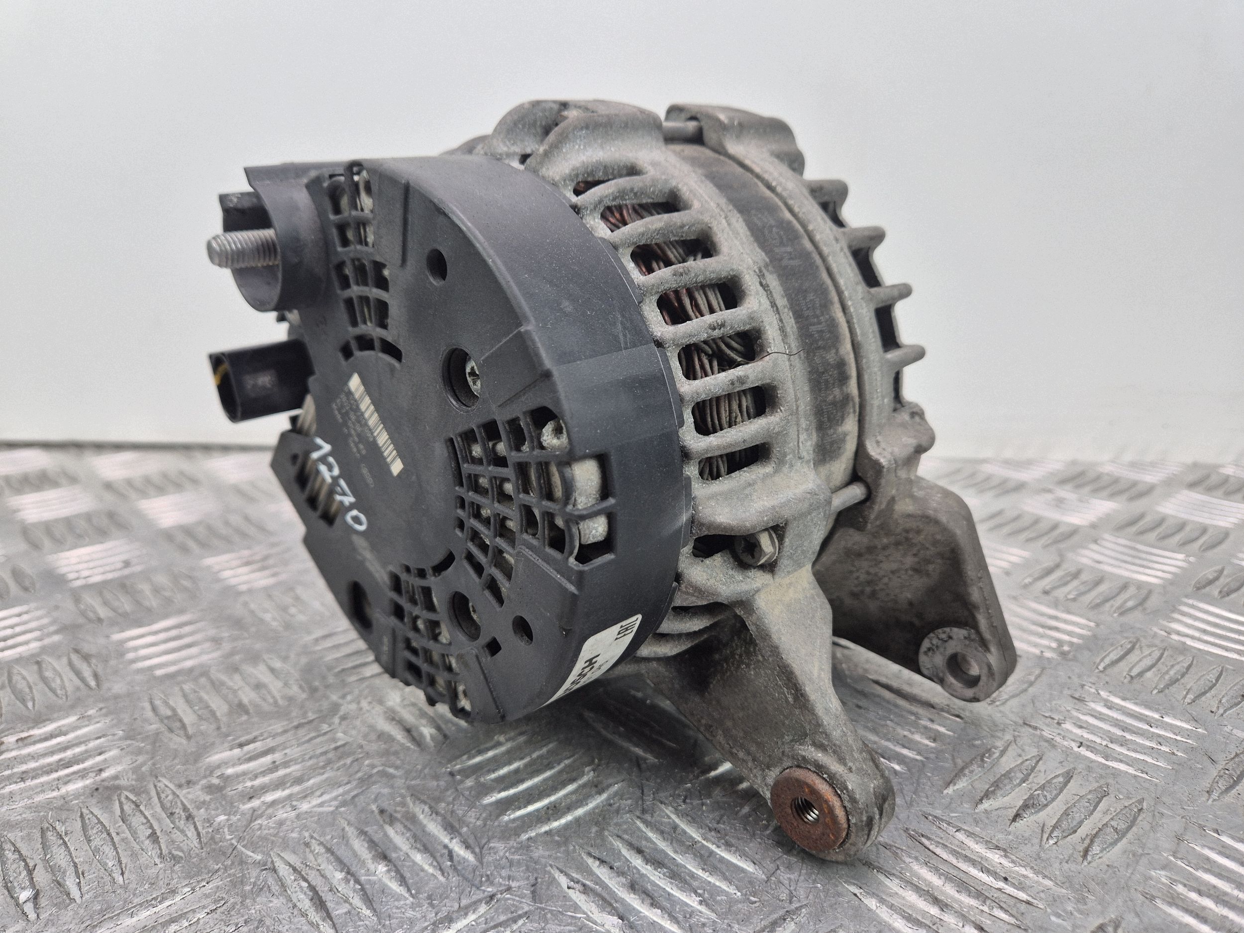 Mercedes E250 W212 2.0 Alternator 0125711099