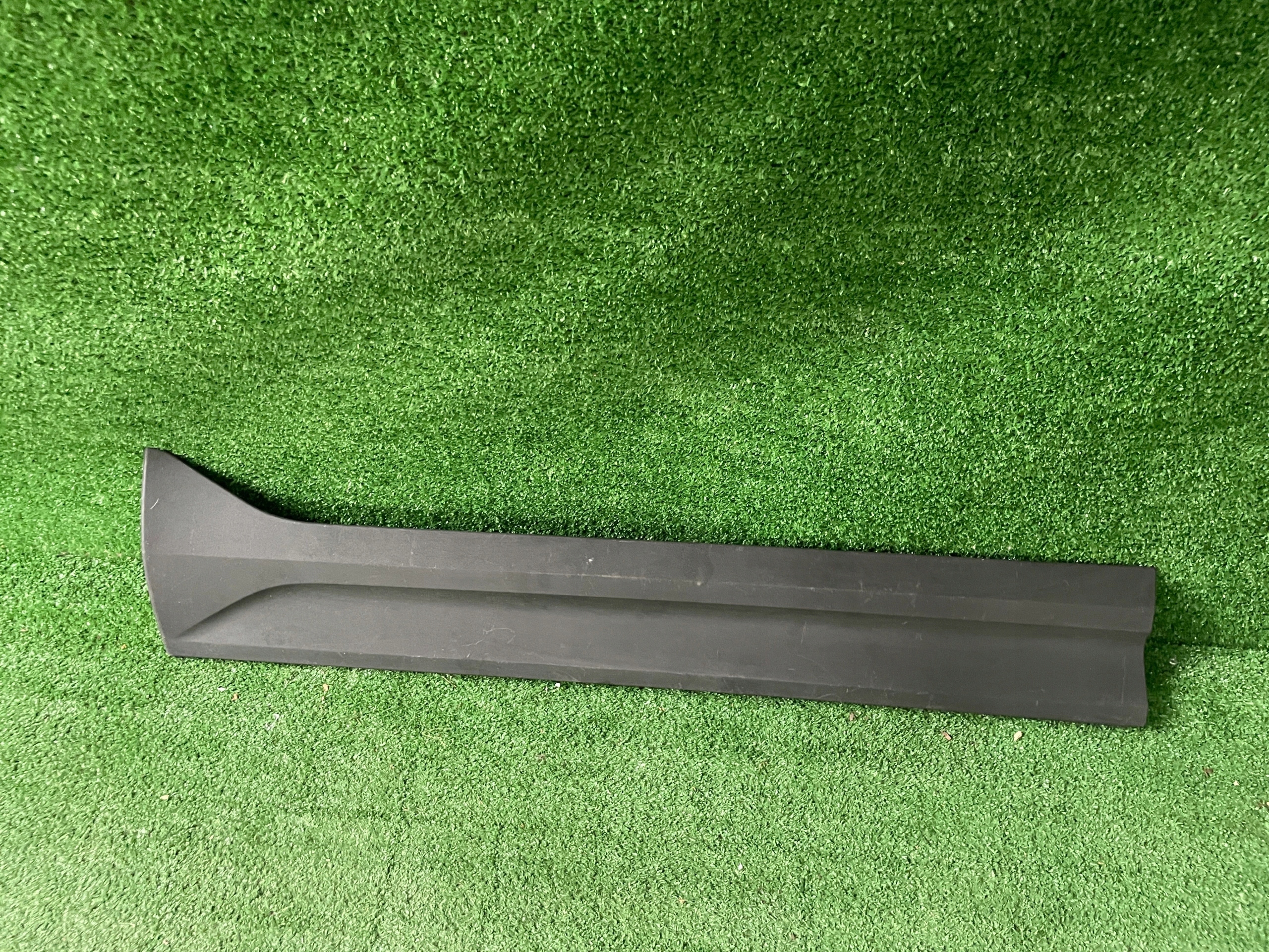 VOLVO XC40 moulding for door left front 31448316