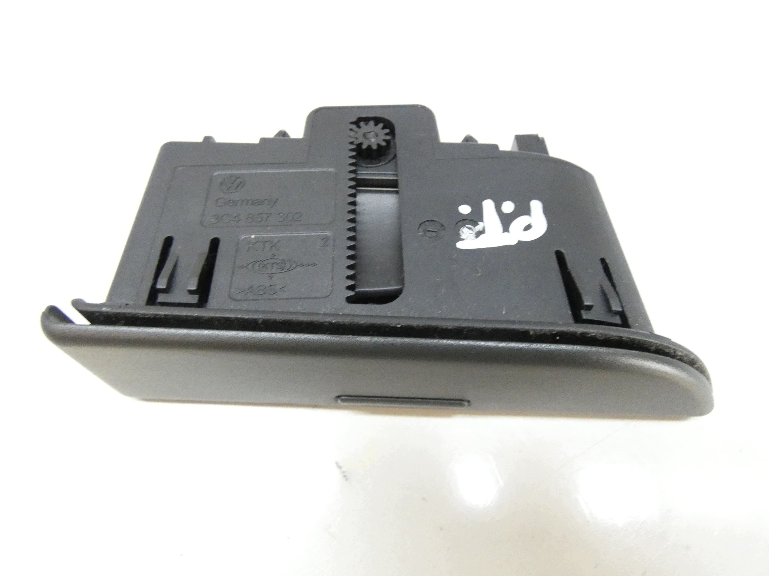 ashtray rear part right PASSAT B6 KOMBI 05-10 3C4857302