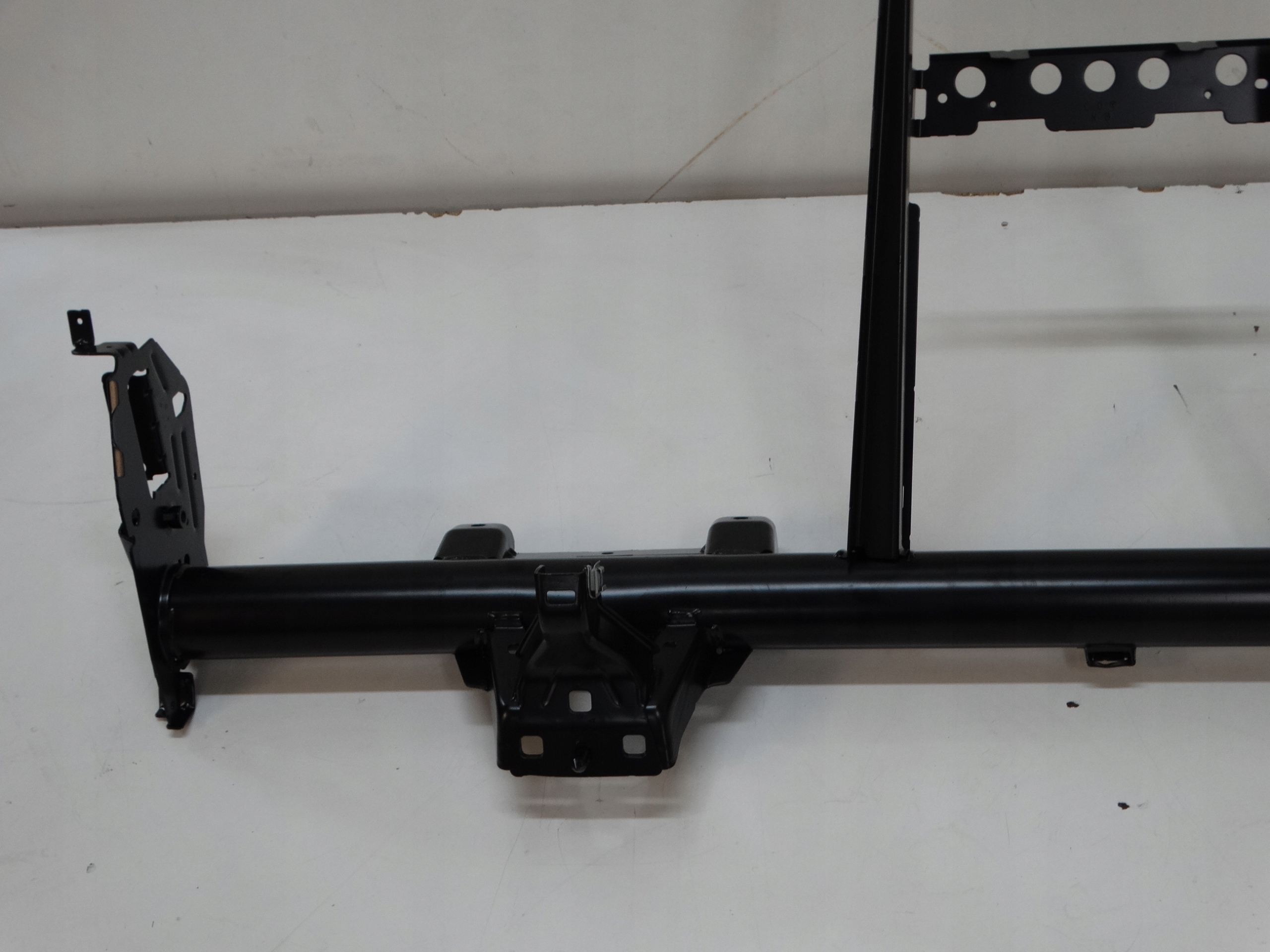 support below DESKE cockpit MERCEDES W169 A180 CDI