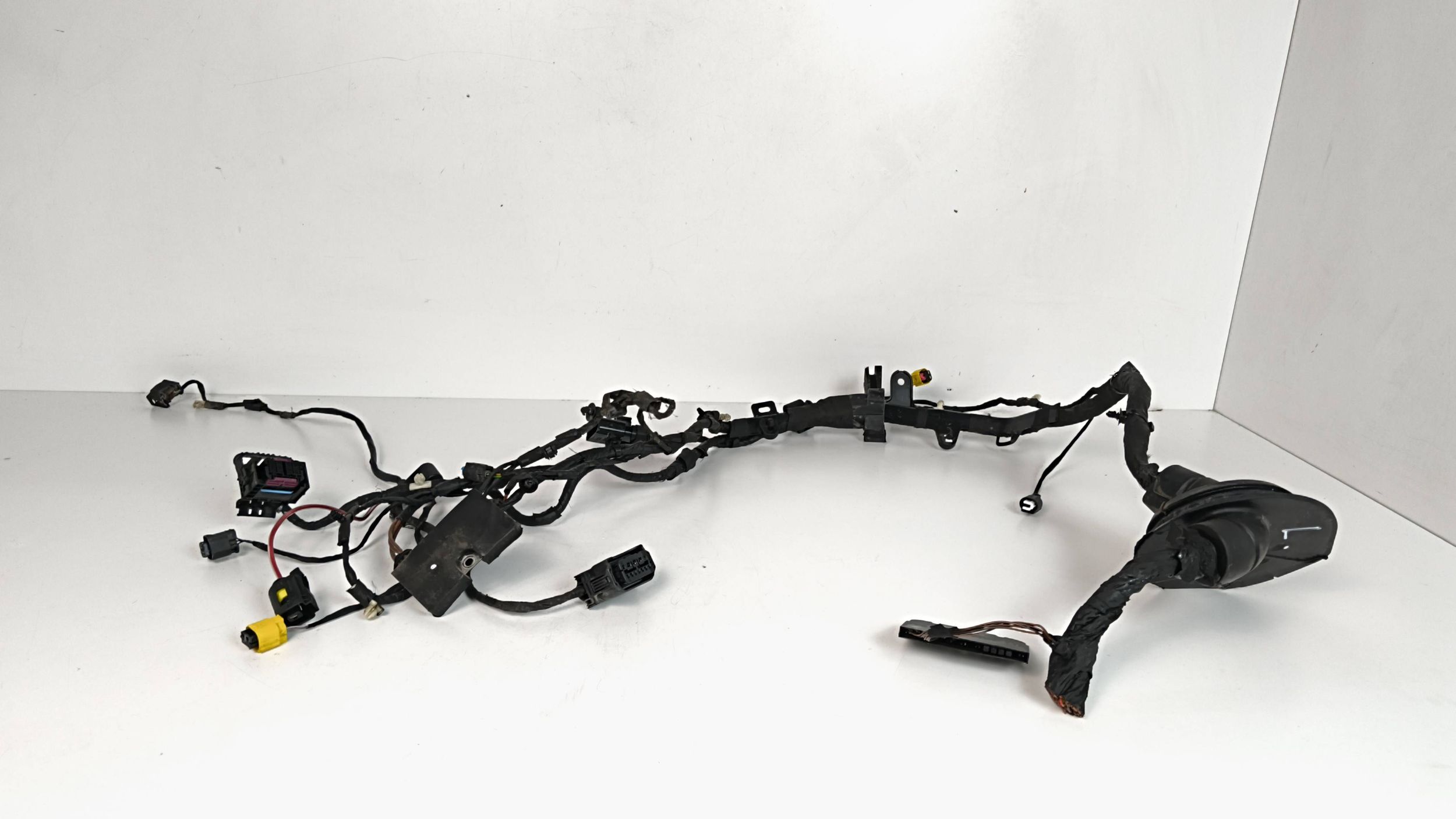 BMW 5 G30 G31 G38 bundle komory of the engine left 520d 2.0 wiring