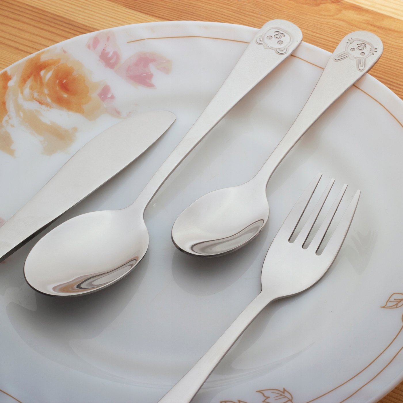 KOMPLET SZTUĆCÓW DLA DZIECI 4 ELEMENTY Linia Kamille