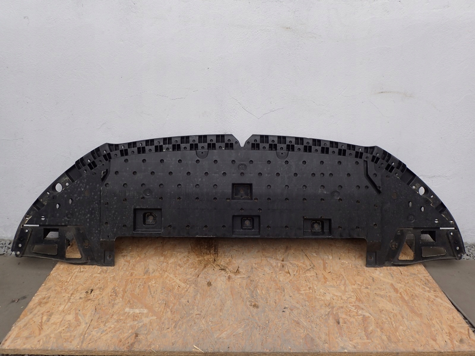 9829531680 68 - НИЖНІЙ ЗАХИСТ ДВИГУНА ПЕРЕДНЬОГО БАМПЕРА OPEL CORSA F