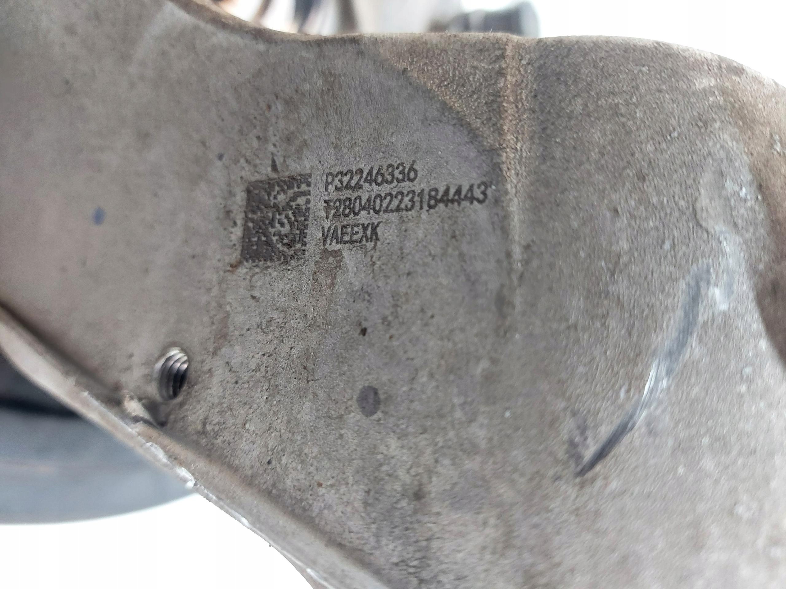 VOLVO XC40 LIFT swing front right 32246336