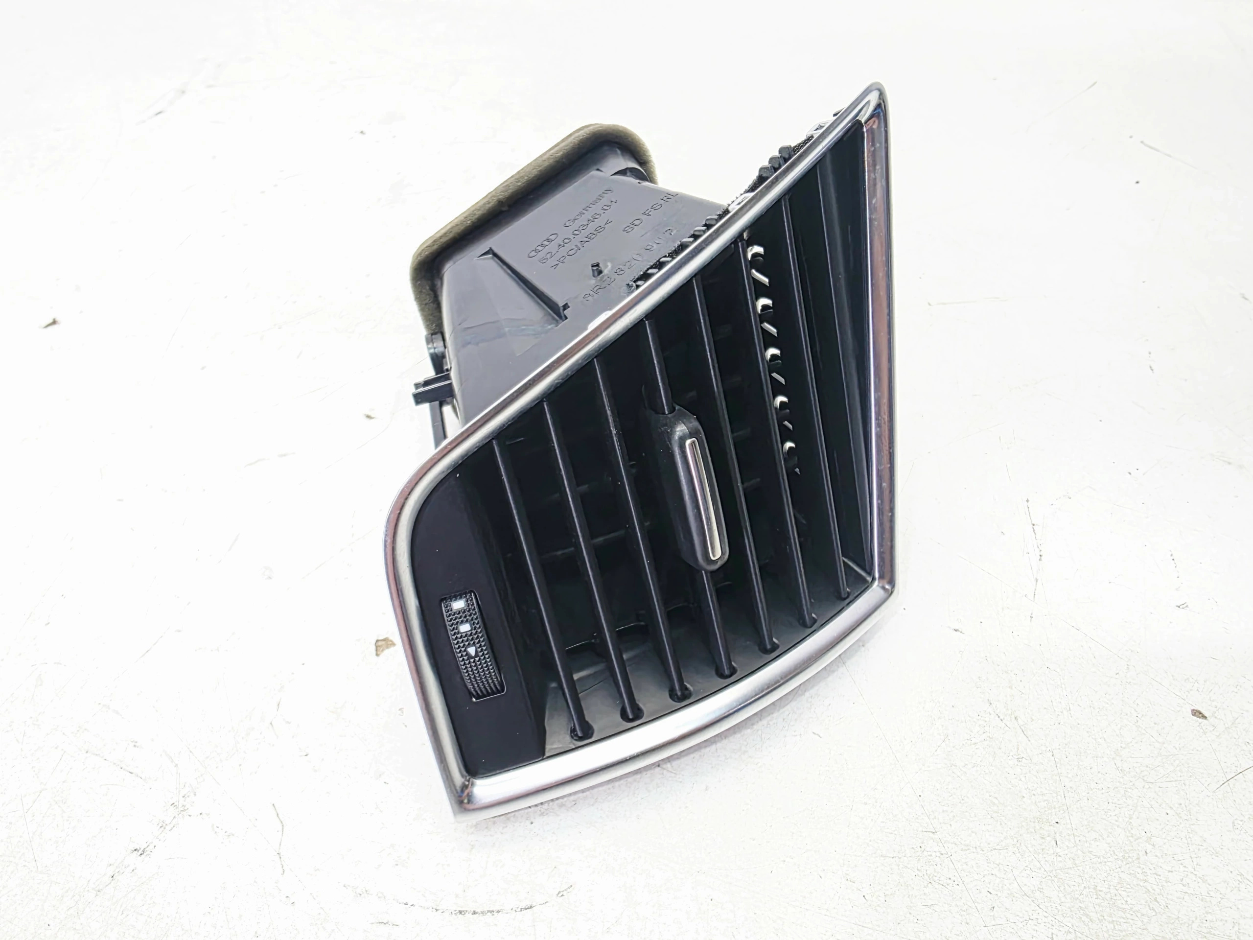 grid air conditioning devices right AUDI Q5 8R 8R2820902B