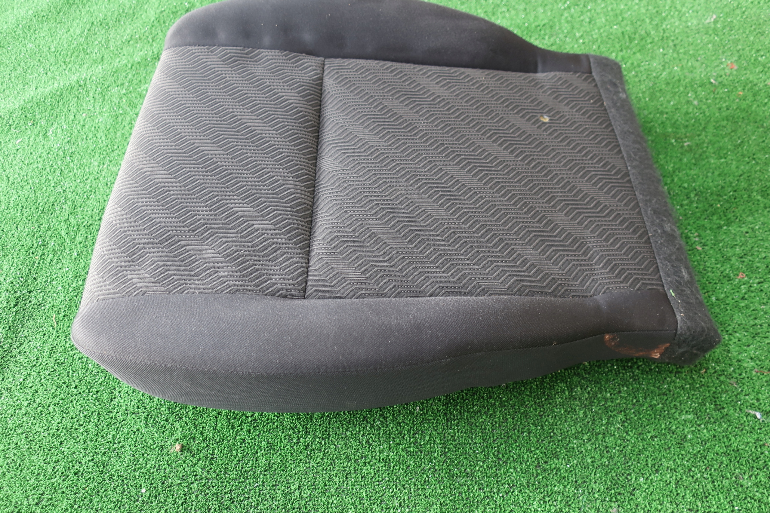SIEDZISKO seat SUZUKI JIMNY left right 2013R