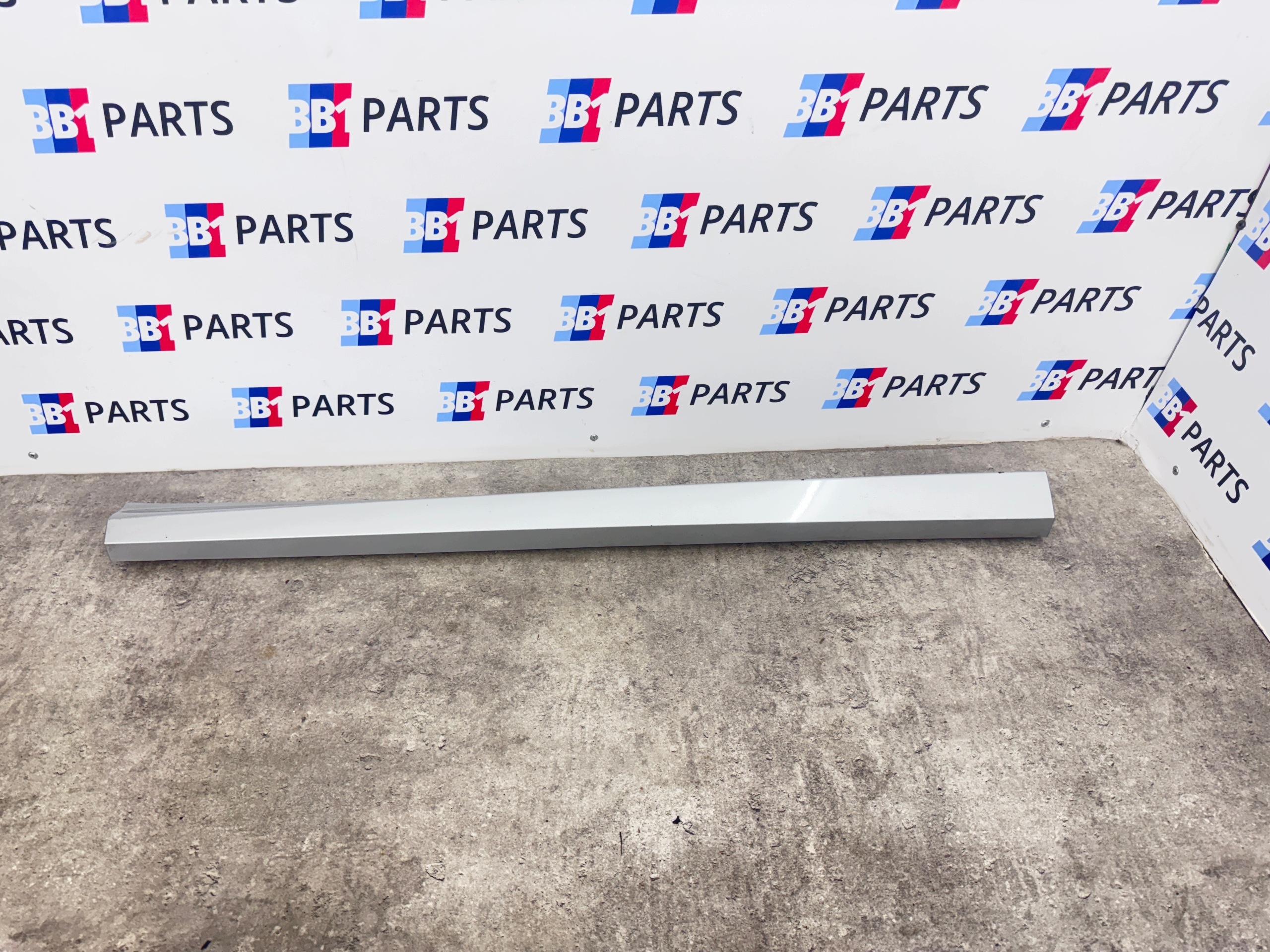 BMW G01 X3 G02 X4 moulding lower door m-packet left front A83 8064795