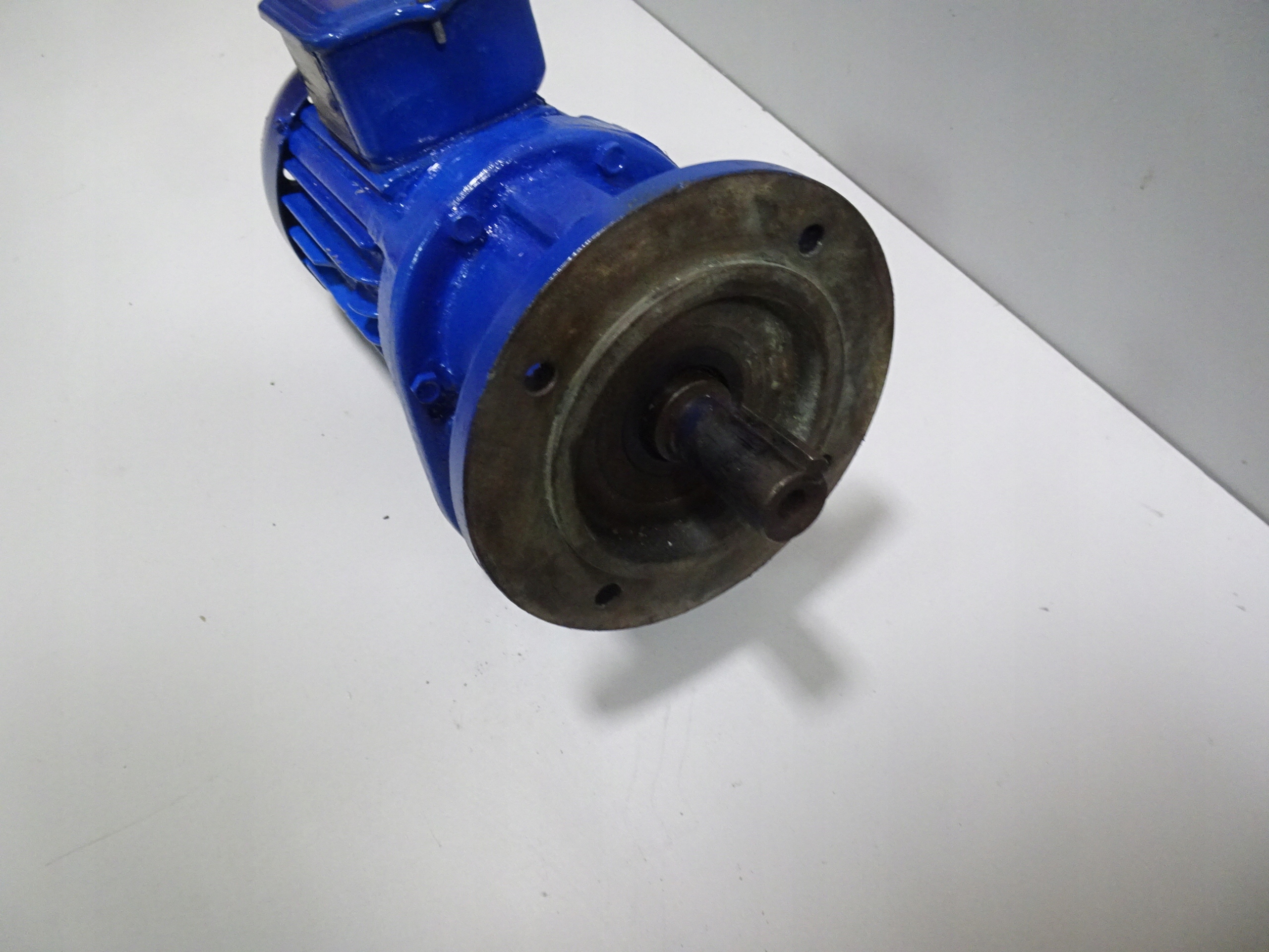 MOTOREDUKTOR PRZEKŁADNIA SILNIK VEM KMR Z1 0,4W 125 OBR 380V Model kołnierzowy Z1