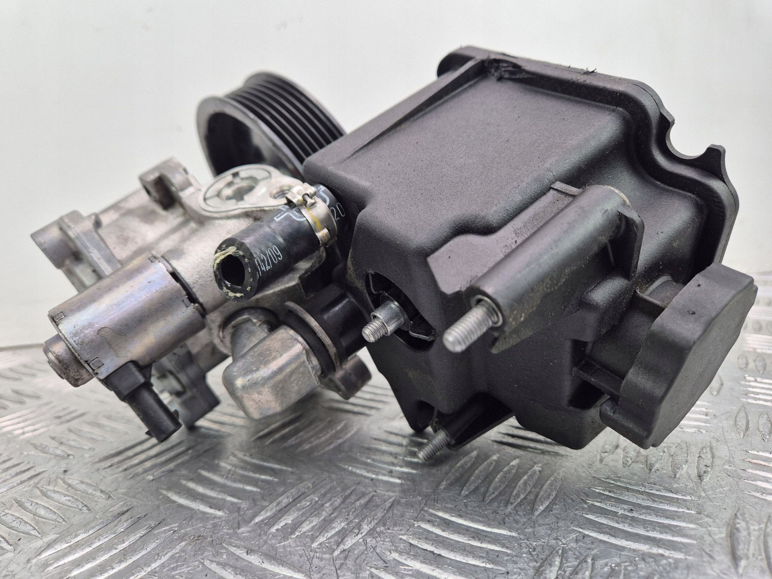 Mercedes C280 W204 servo pump LH2114612