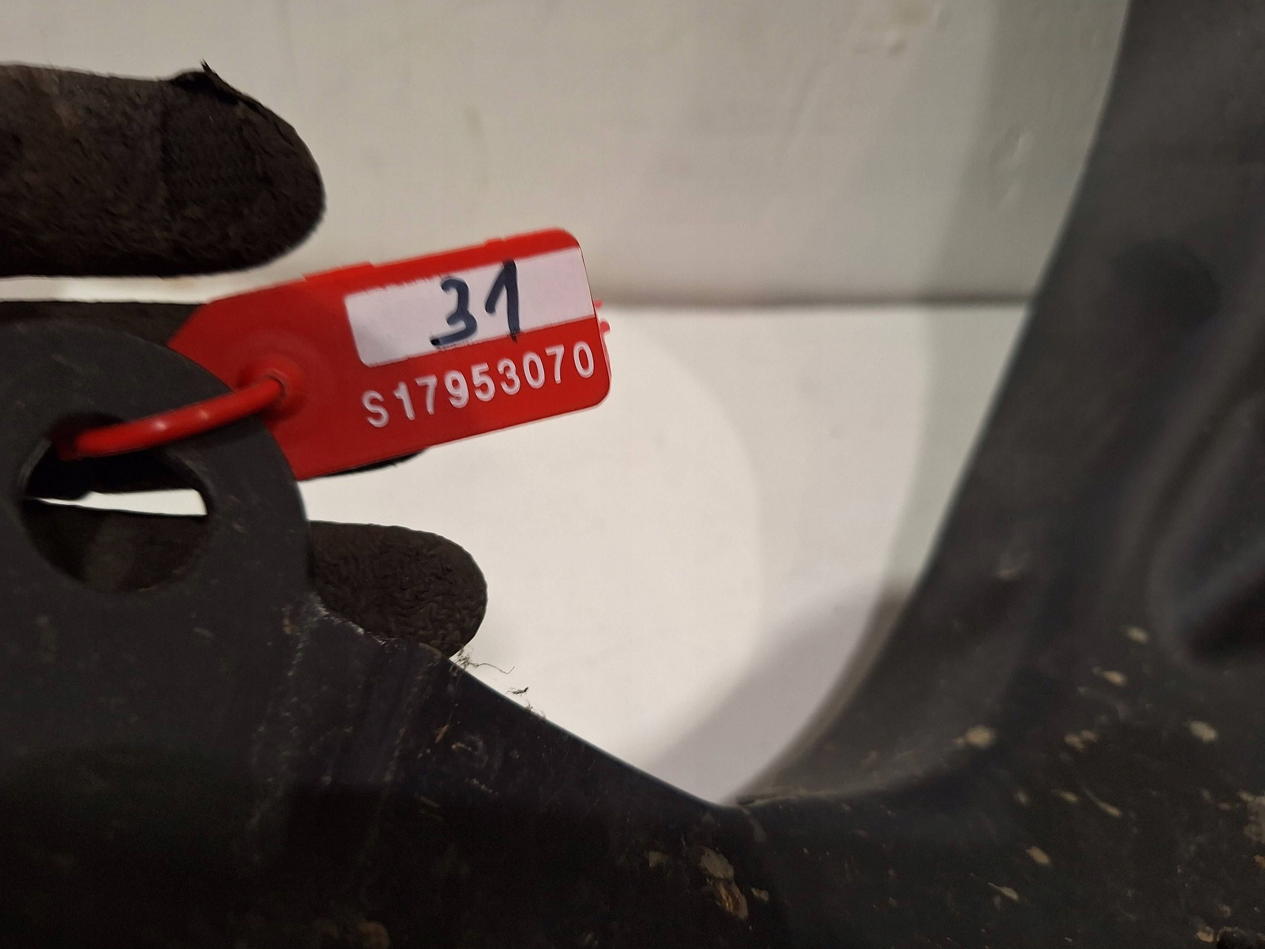 mudguard front right rear part 638426641R RENAULT ZOE II 19
