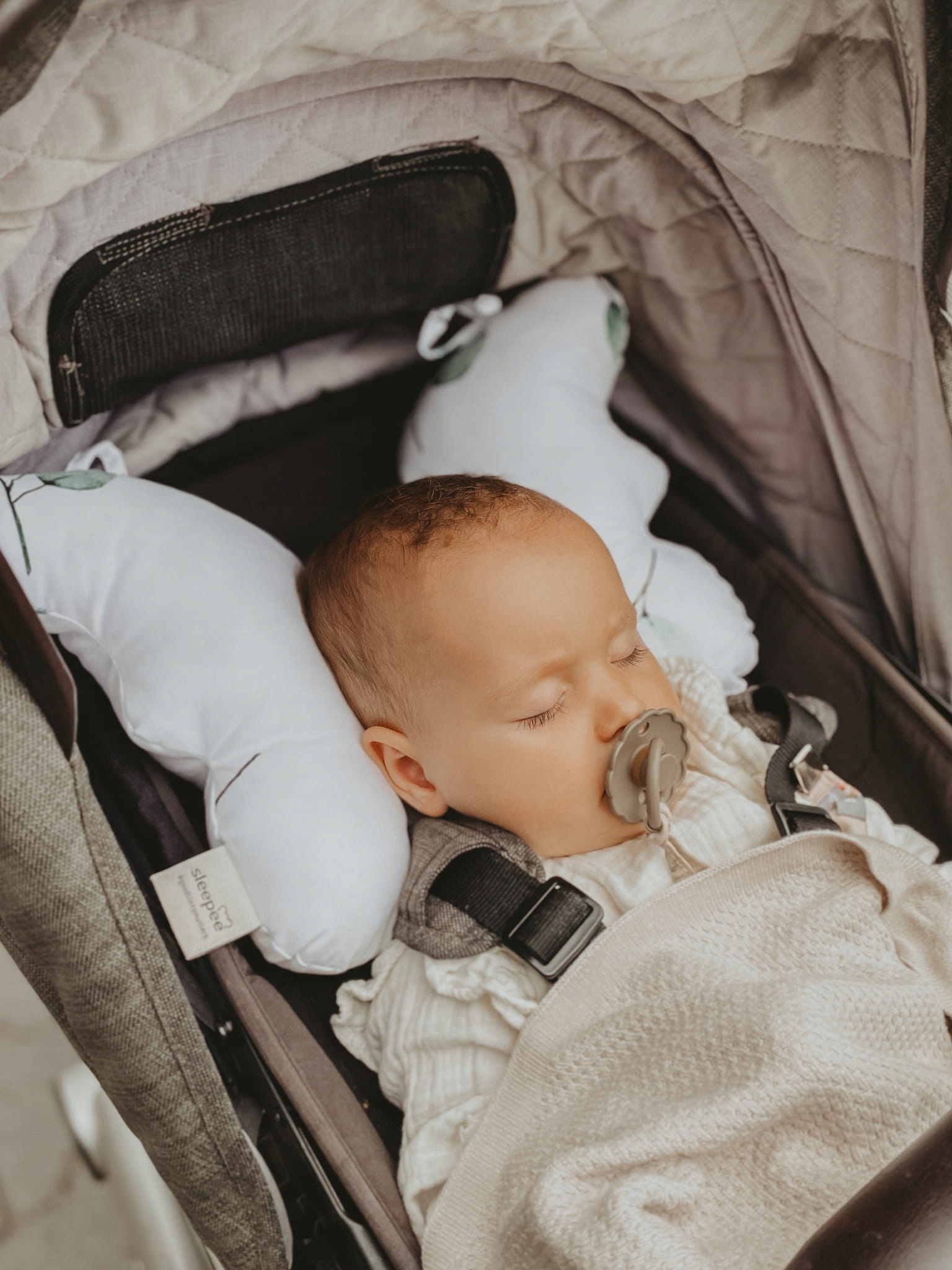 Poduszka Antywstrząsowa Motylek Dots Sleepee Kształt motylek