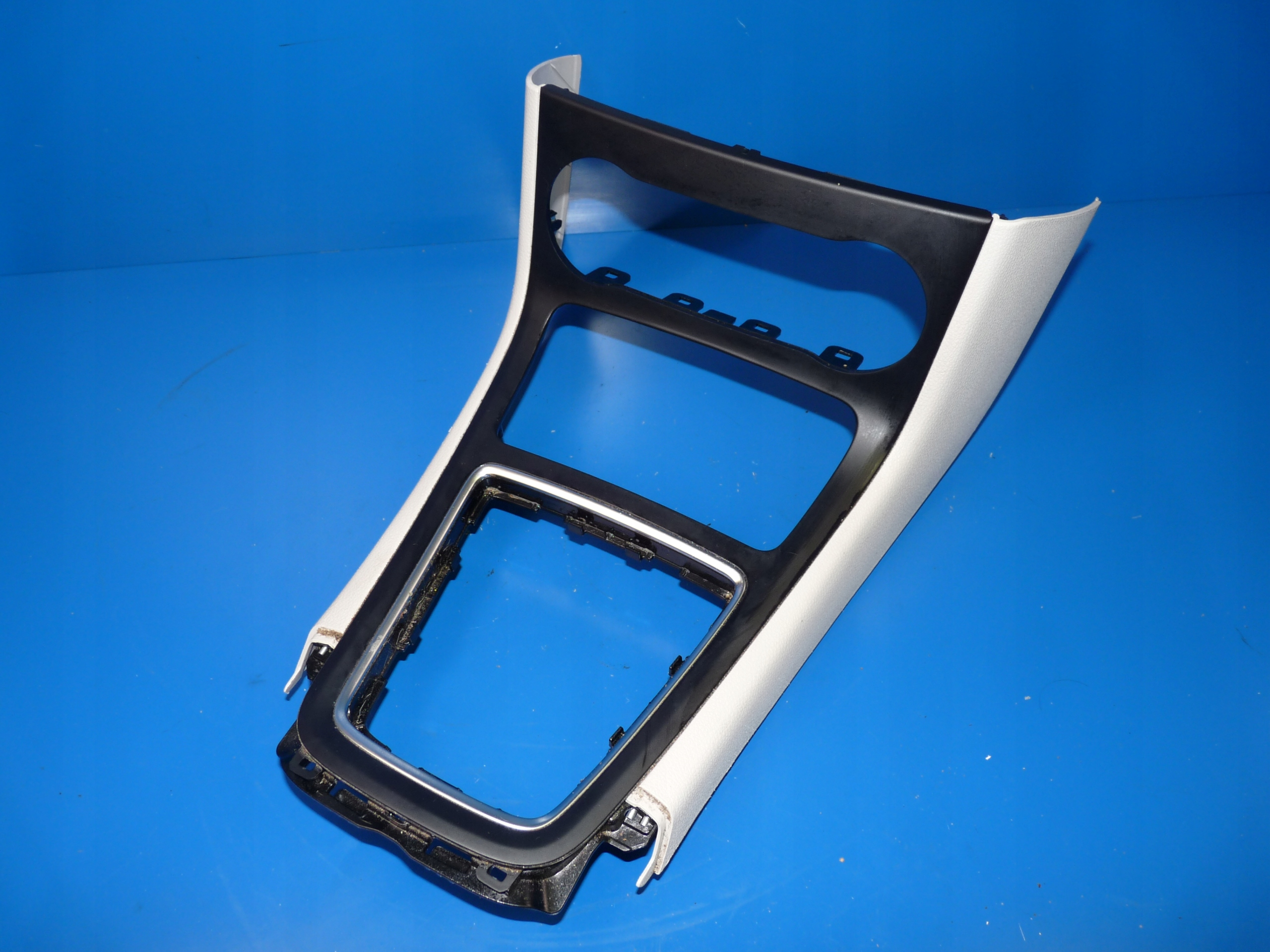 MERCEDES B W246 frame TUNELU SRODKOWEGO