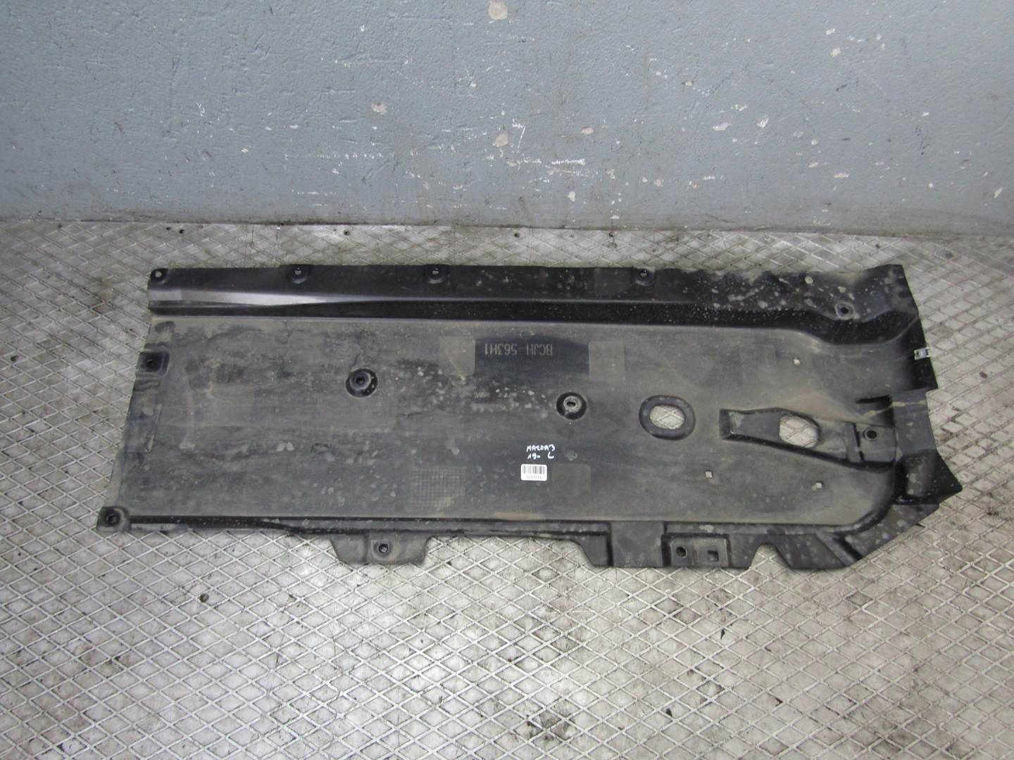 MAZDA 3 BP IV 21R OSŁONA LEWA PODWOZIA DOLNA DÓŁ