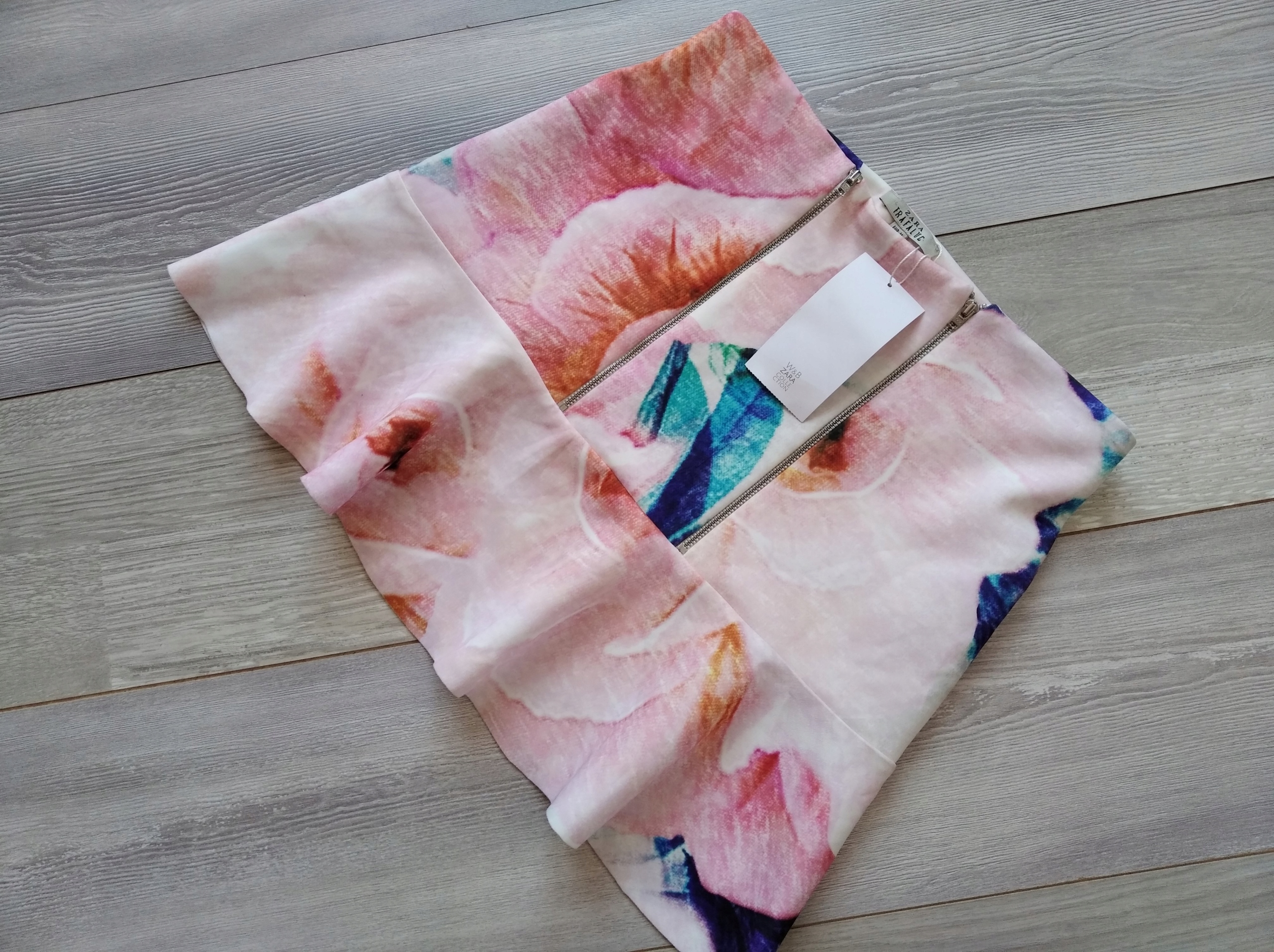 ZARA_SPÓDNICZKA MINI W KWIATY FALBANY_M_NOWA